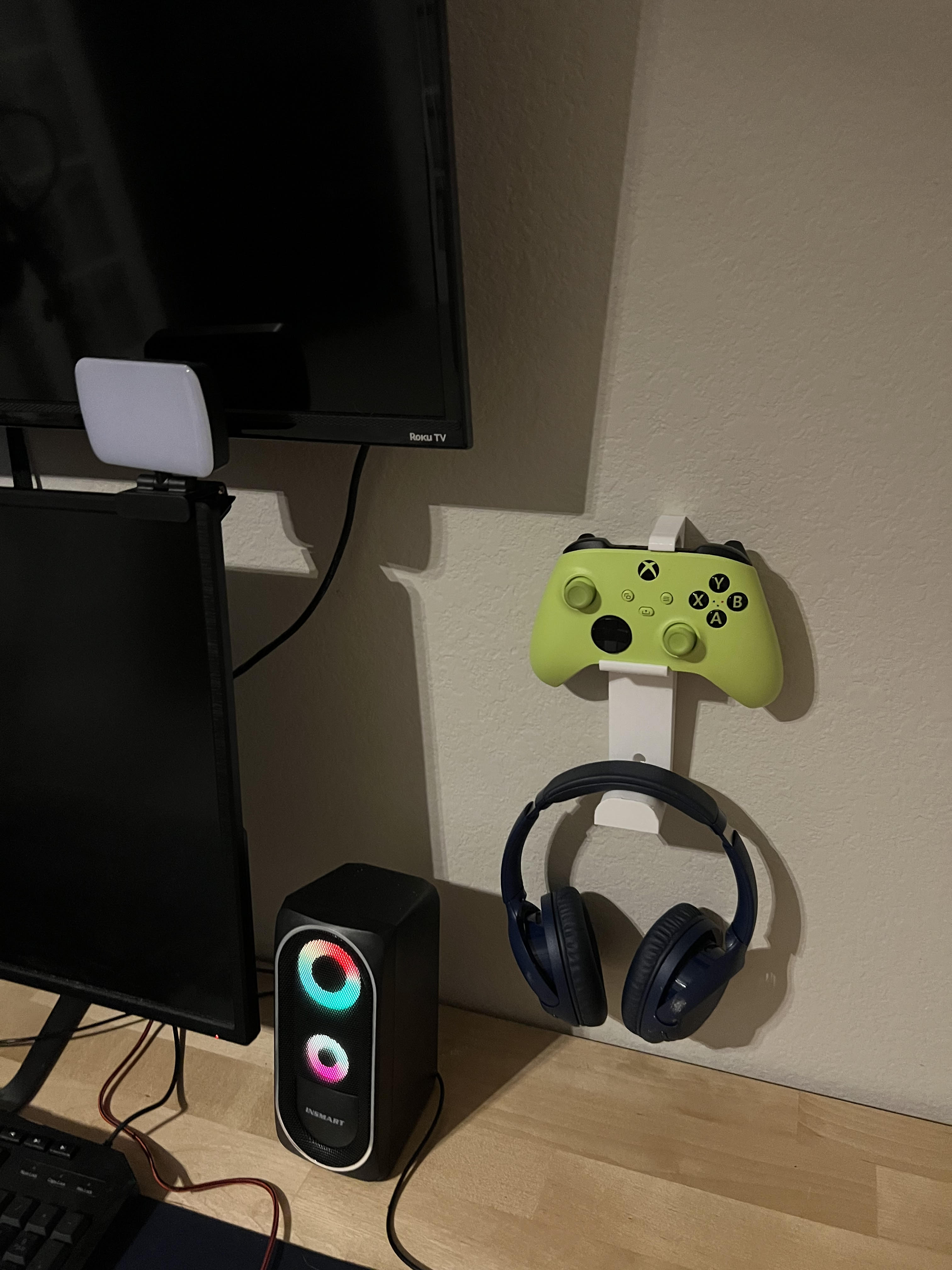xbox controller with headphones wall mount by Kinderhousen Download