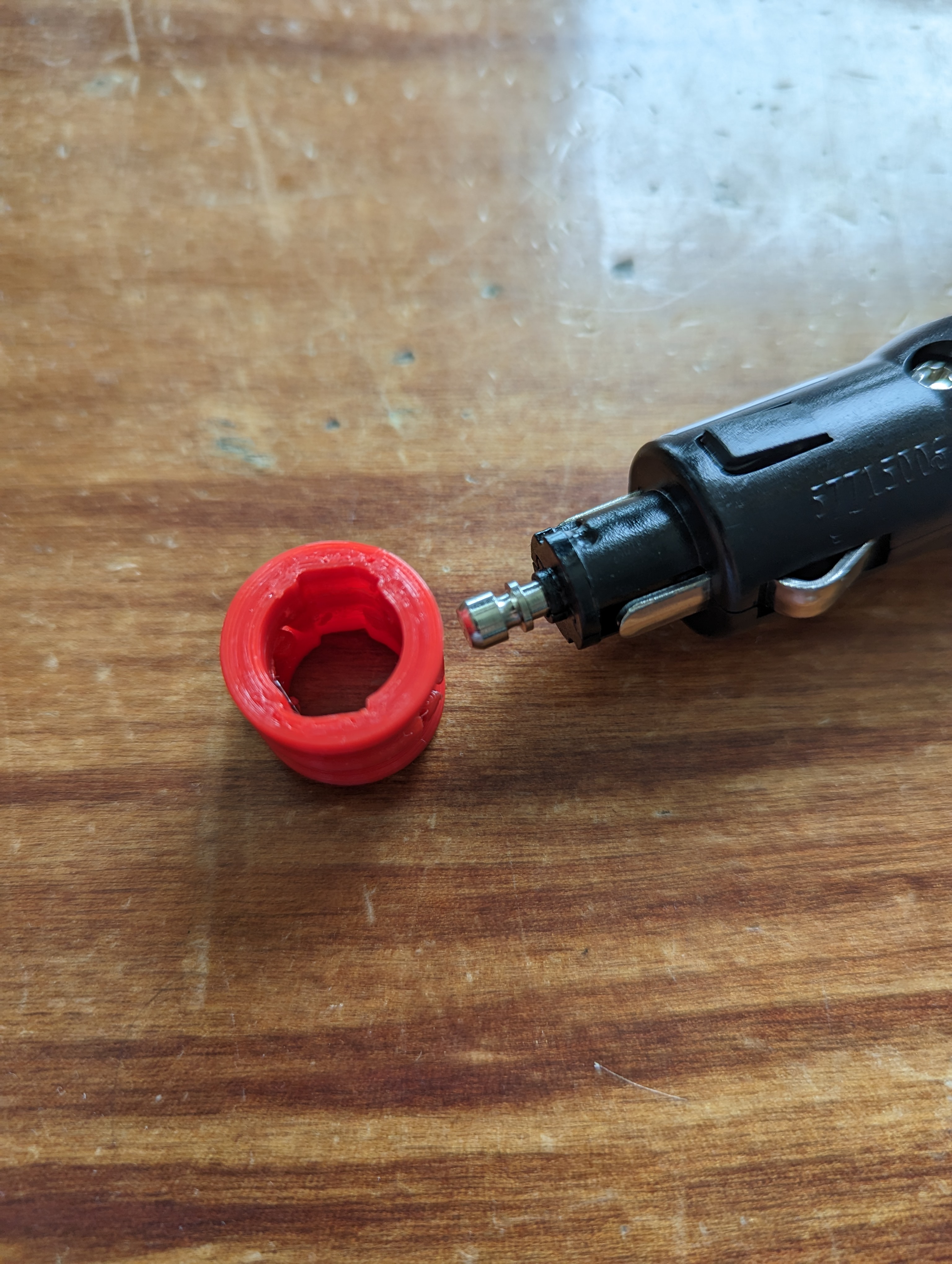 Miniatura 2 do modelo 3D Cigarette lighter plug adapter //12V socket nut