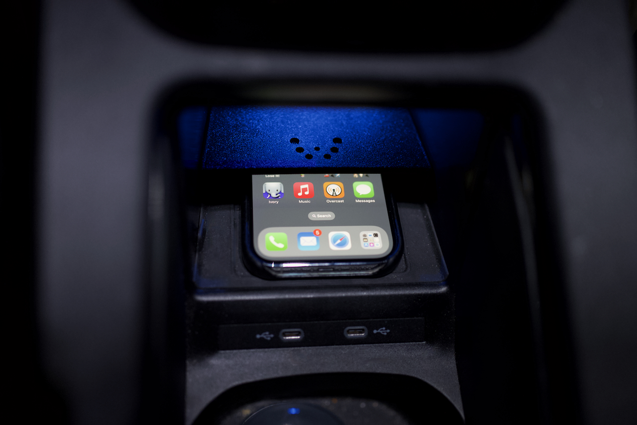VW ID.4 Phone Shelf with Guides