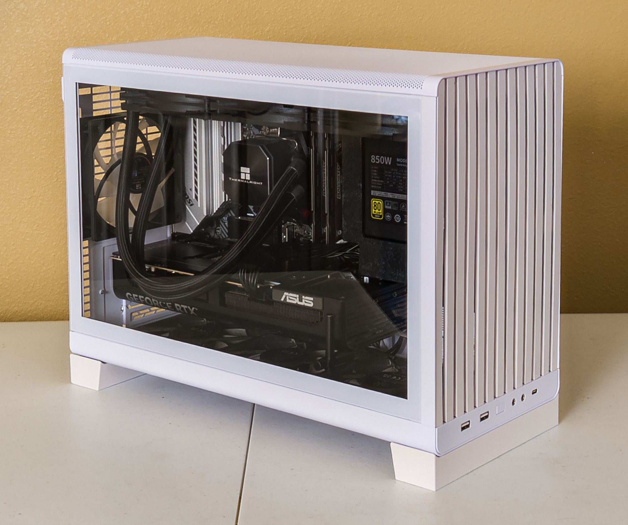 Lian Li A3 feet/risers