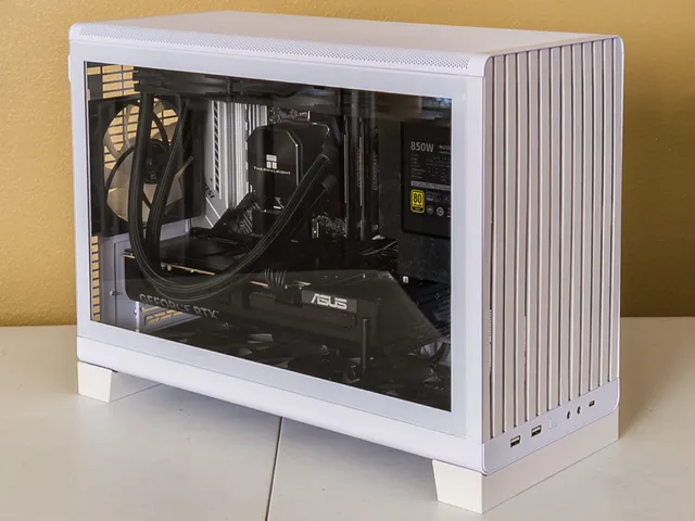 Lian Li A3 feet/risers