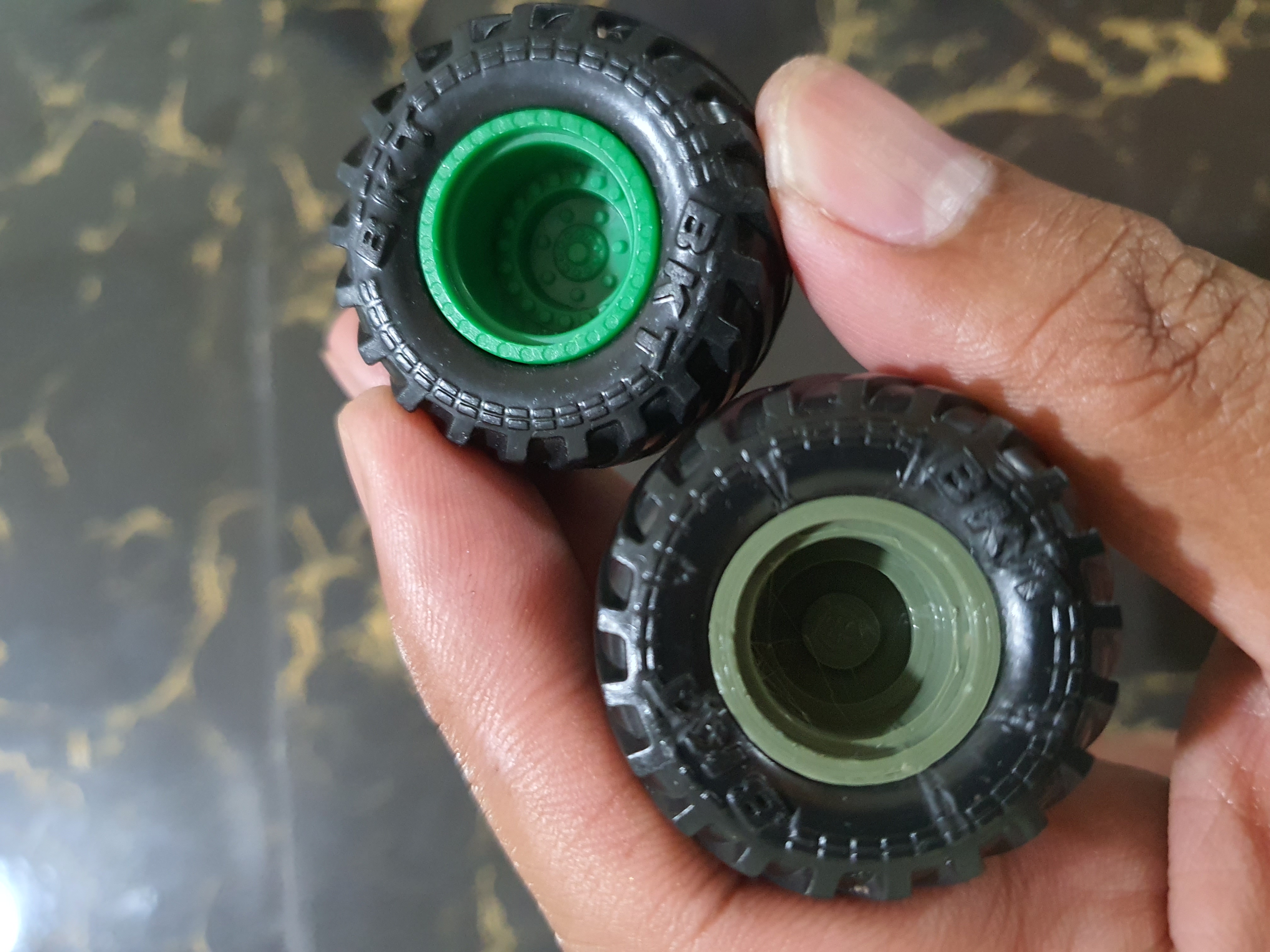 Hot Wheels Monster Jam 1:64 scale Wheel fix