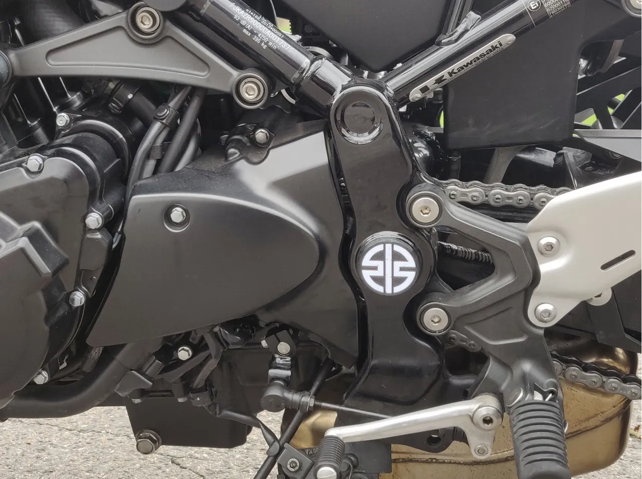 Frame Caps with Kawasaki Logo for Z900 RS by D!nu | Download