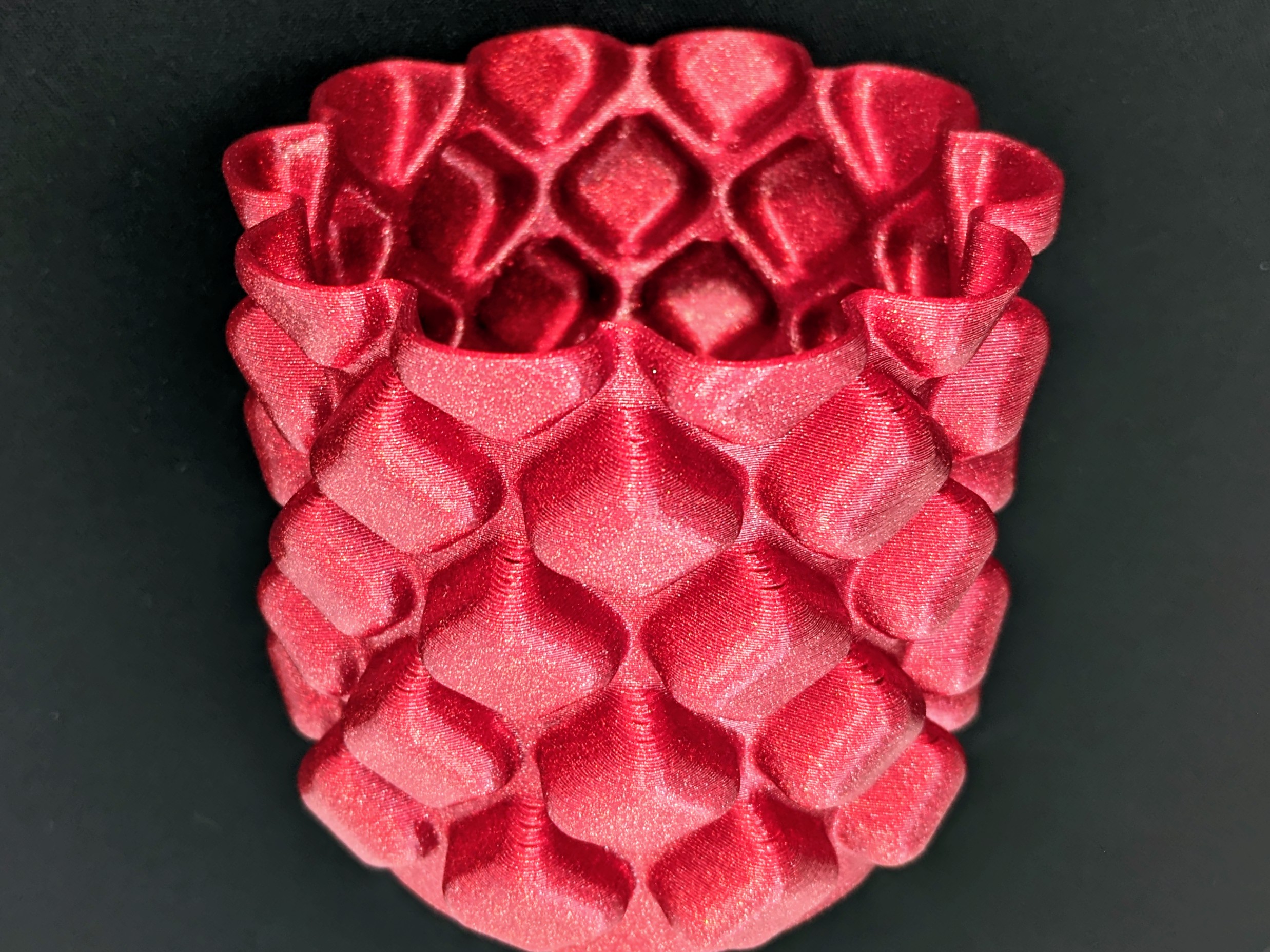 Miniatura 4 do modelo 3D Mesmerizing Rounded Cube Spiraled Vase