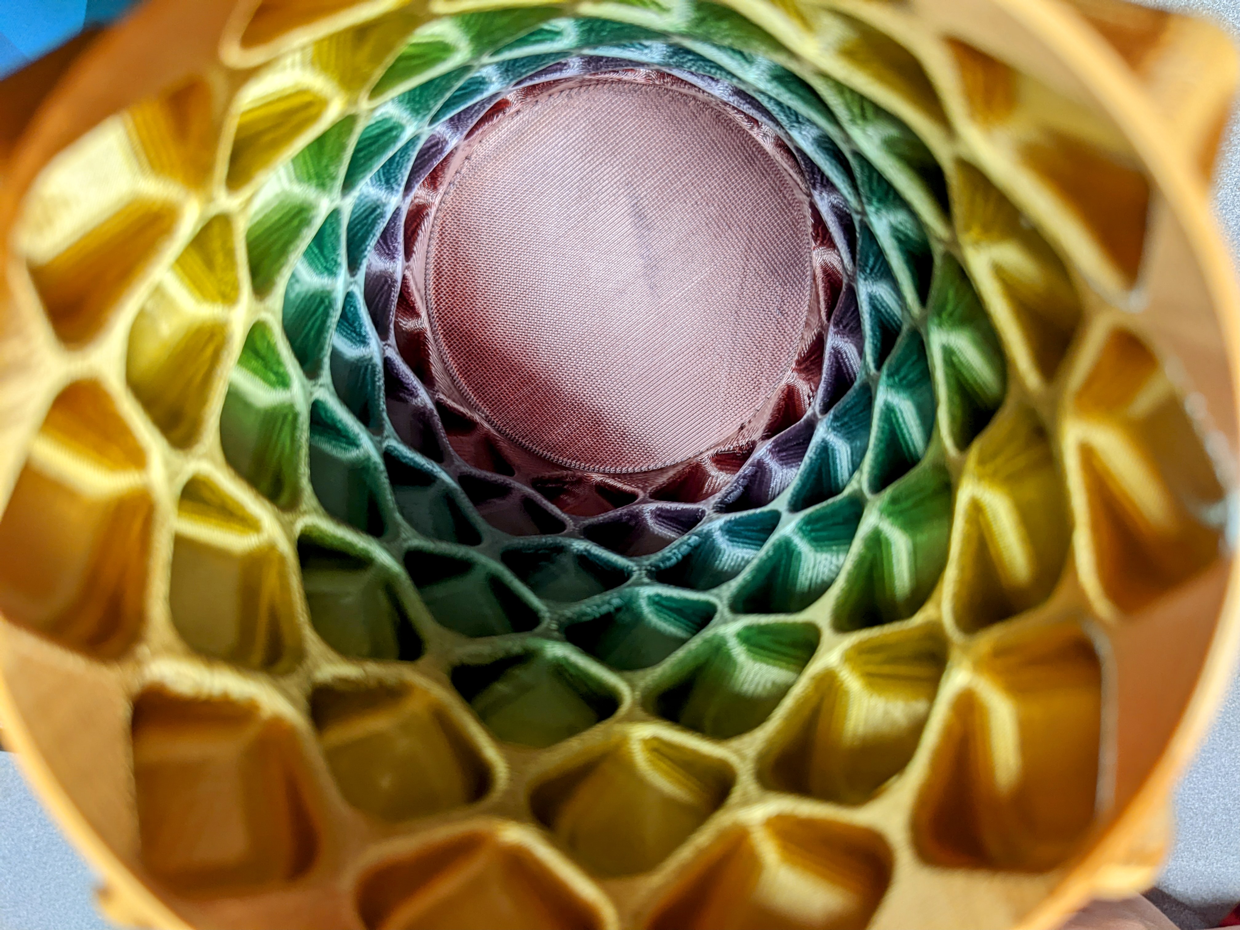 Miniatura 2 do modelo 3D Mesmerizing Rounded Cube Spiraled Vase