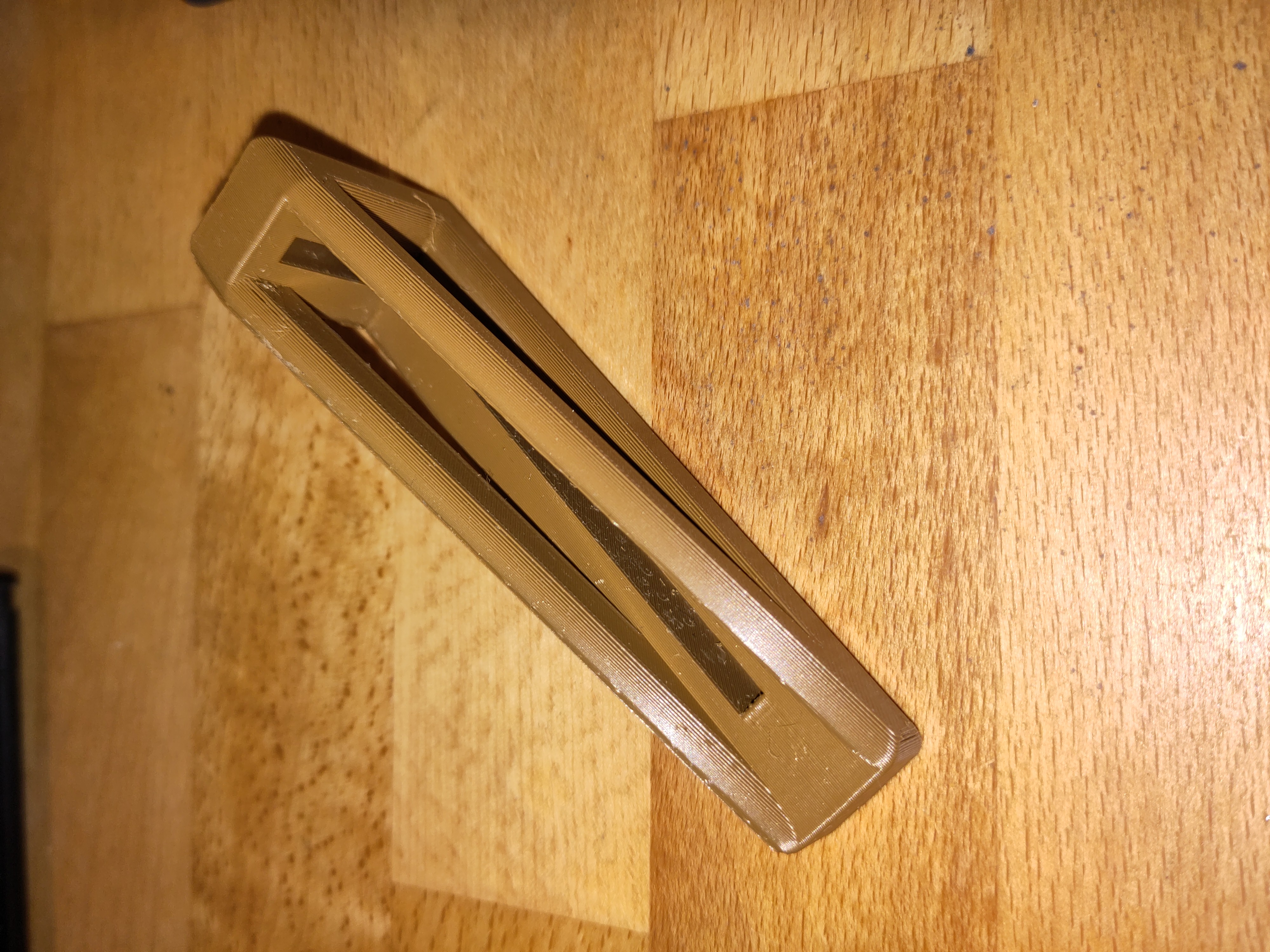 90° angled wall mount for shelf