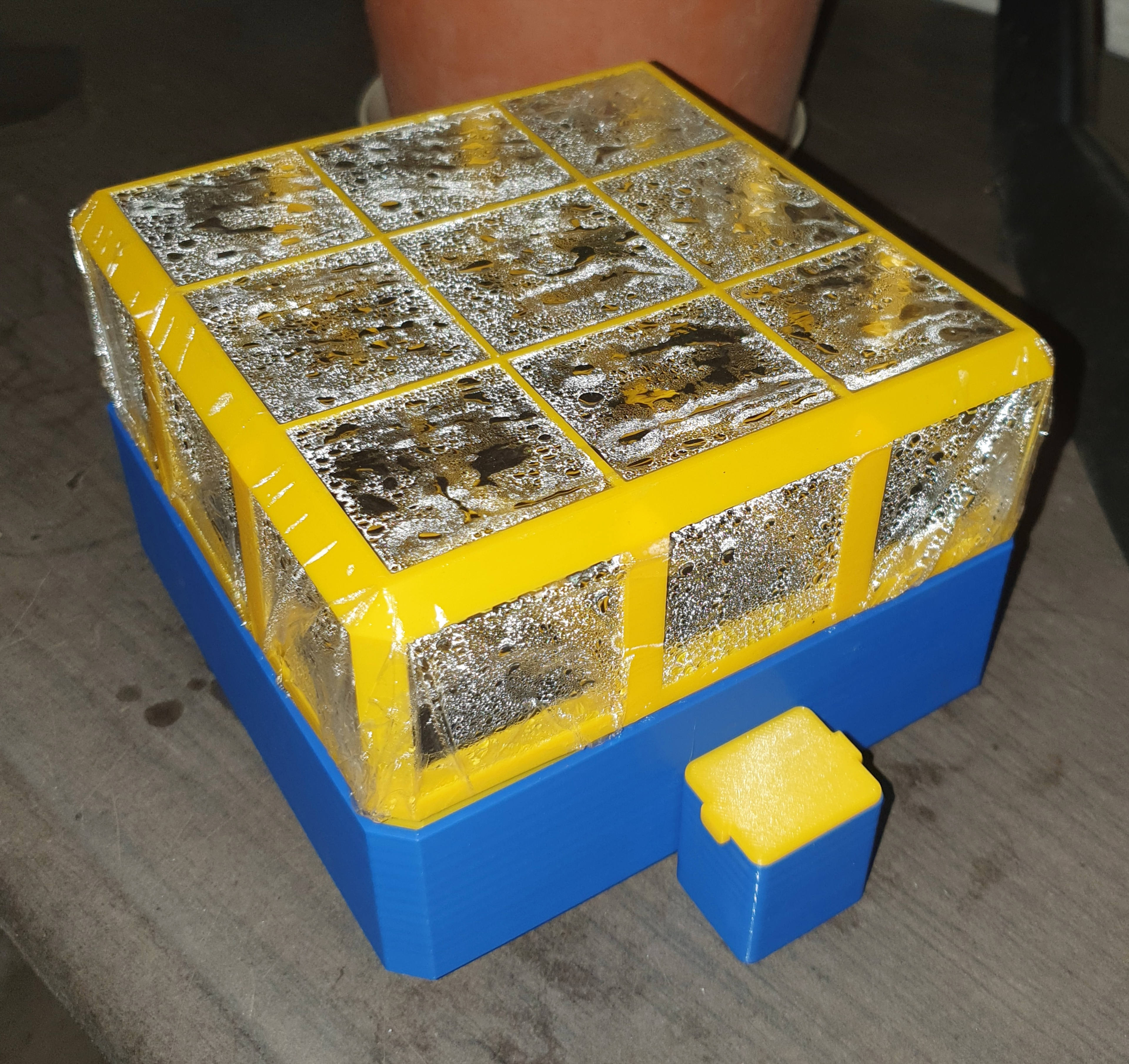 BasinCover_3X3 mit Frischhaltefolie Bespannung