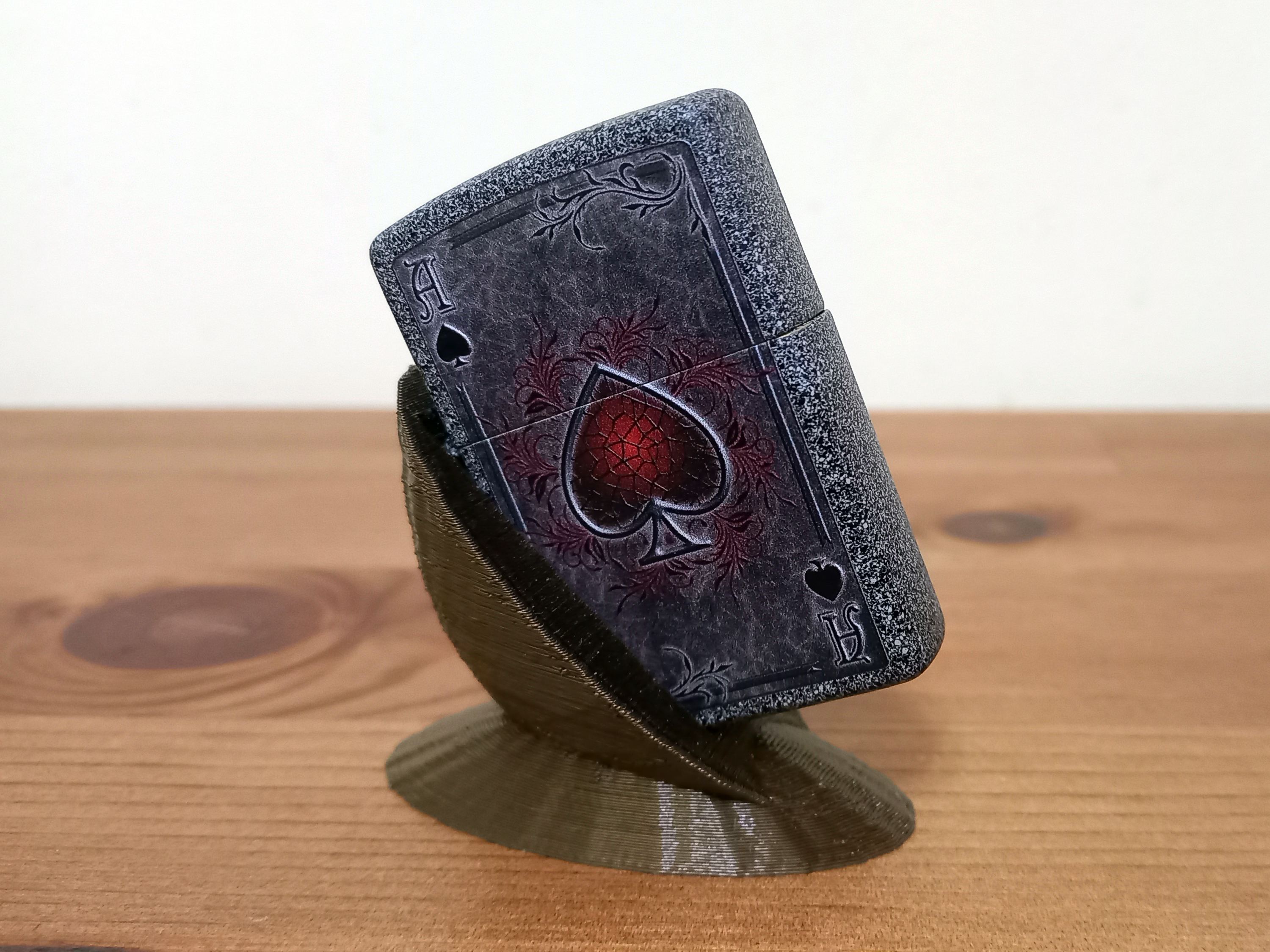 Zippo lighter modern stand