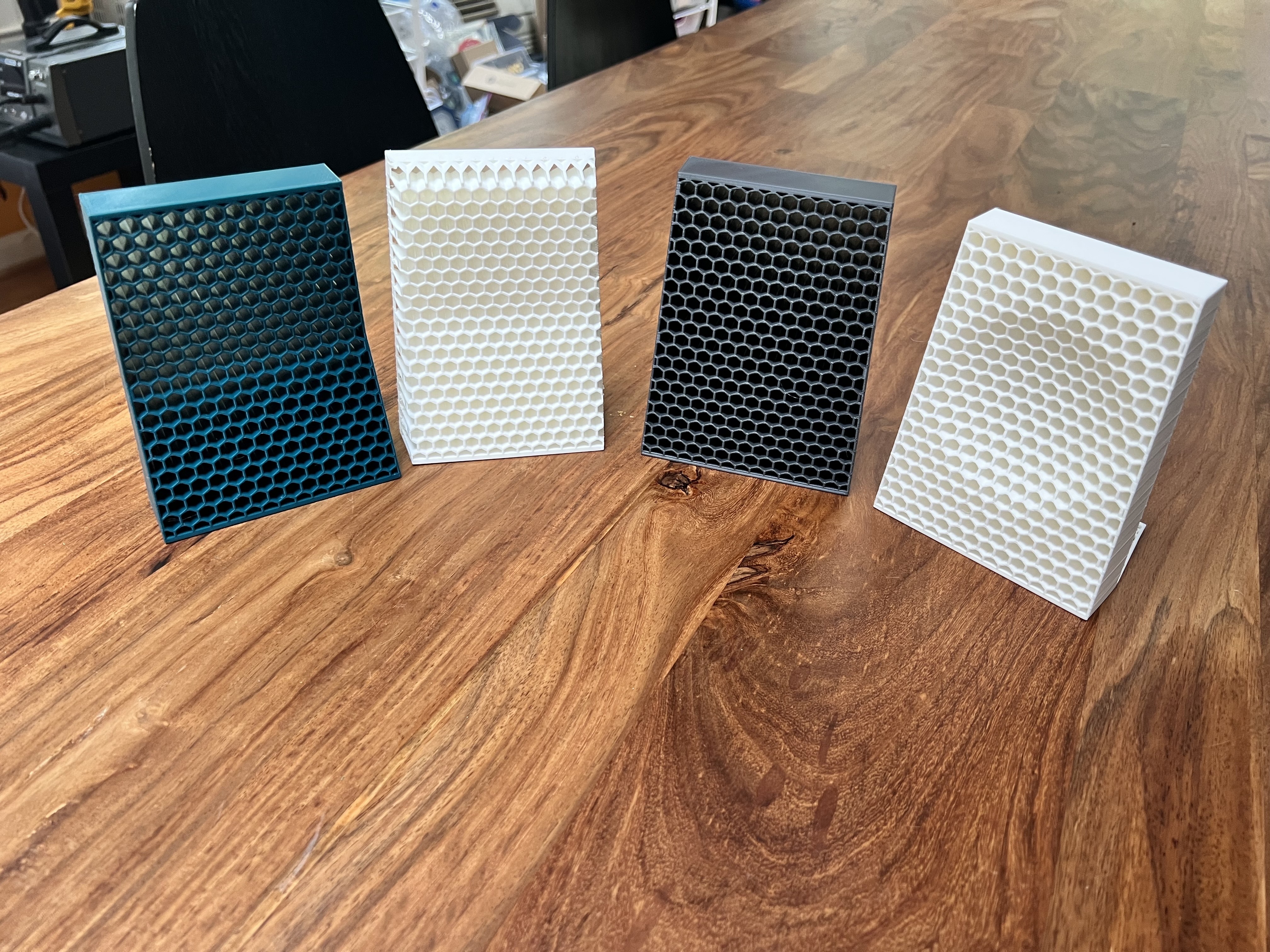 Miniatura 16 do modelo 3D Honeycomb Bookend (Multiple Styles)