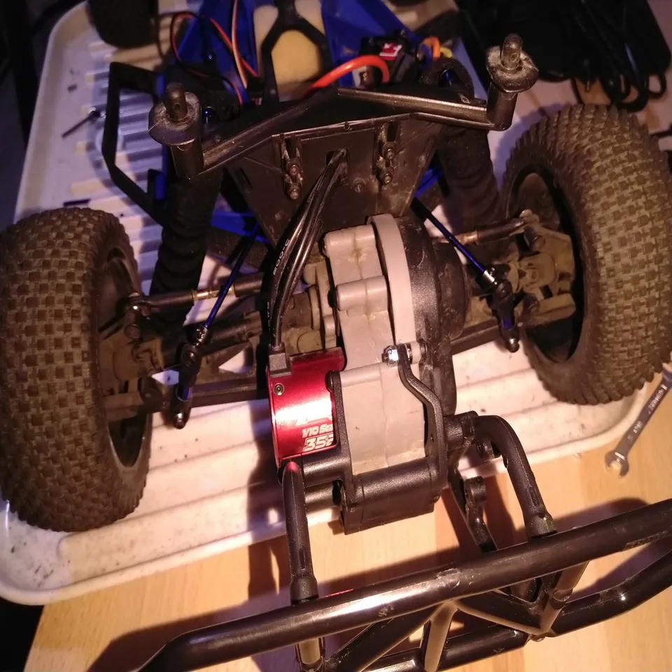 Traxxas Slash 2WD LCG Sway Bar Mount For Rear End Anti Roll Bar