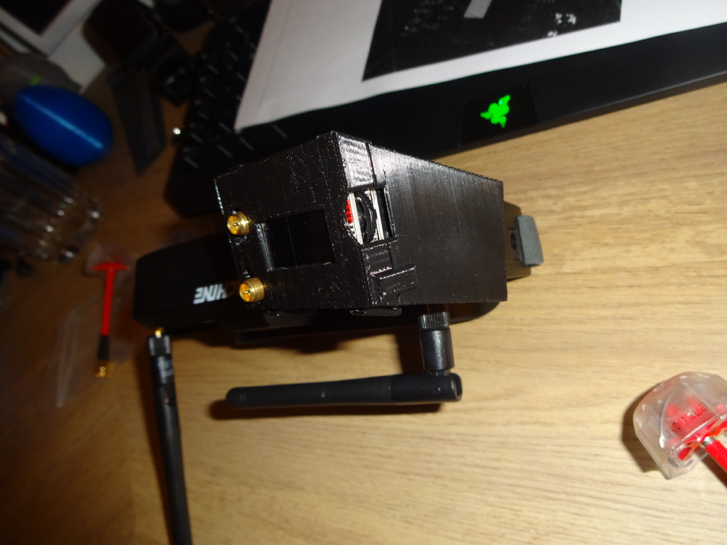 Miniatura 11 do modelo 3D Eachine EV100 Receiver Case Mod