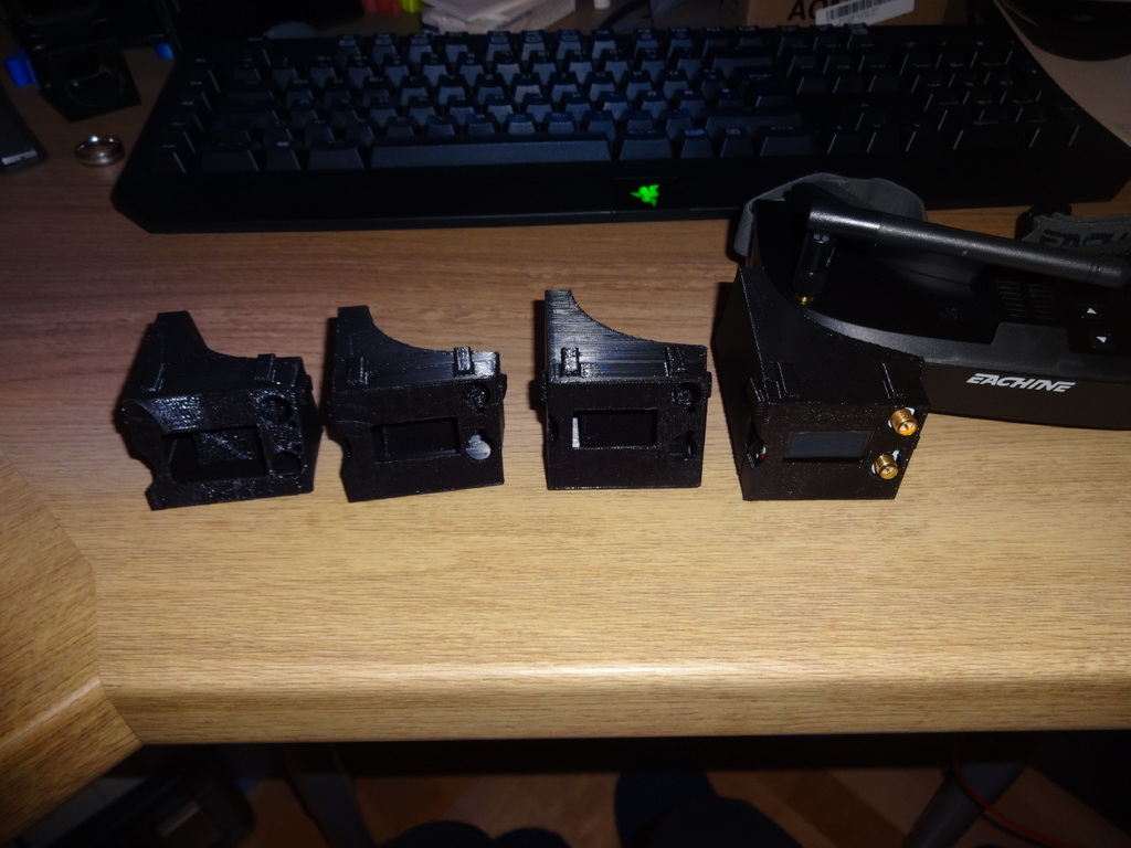 Miniatura 14 do modelo 3D Eachine EV100 Receiver Case Mod