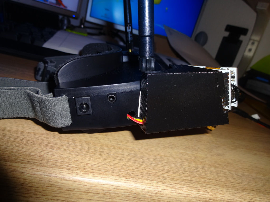 Miniatura 16 do modelo 3D Eachine EV100 Receiver Case Mod