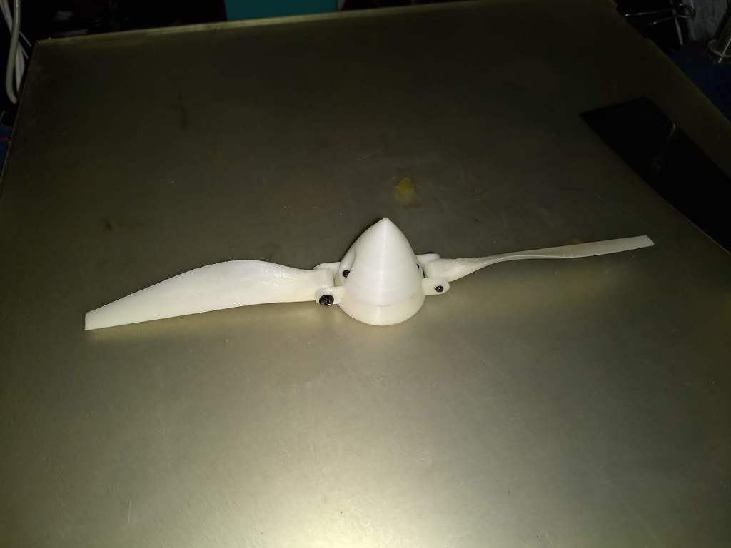 Stronger hub for RC airplane folding propeller from Eclipson by Bruno