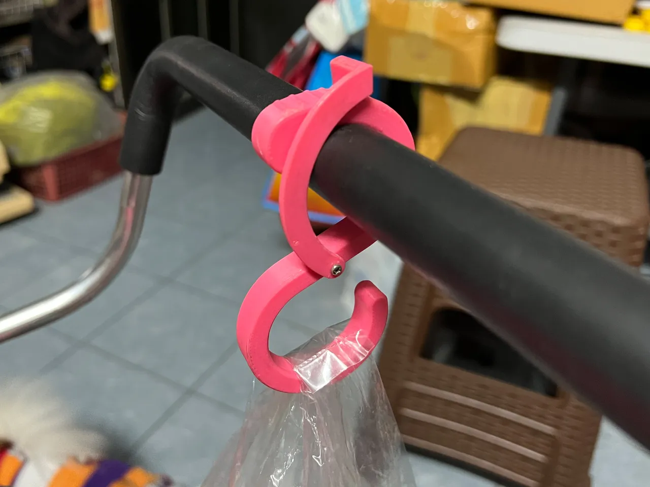 Stroller Hook with locking lever by ksdj55, Download free STL model