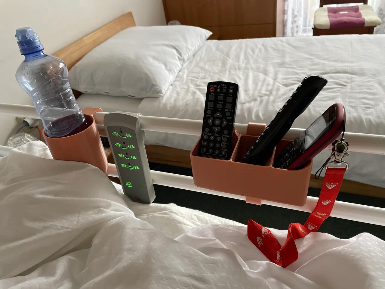 Remote holder bed - .de