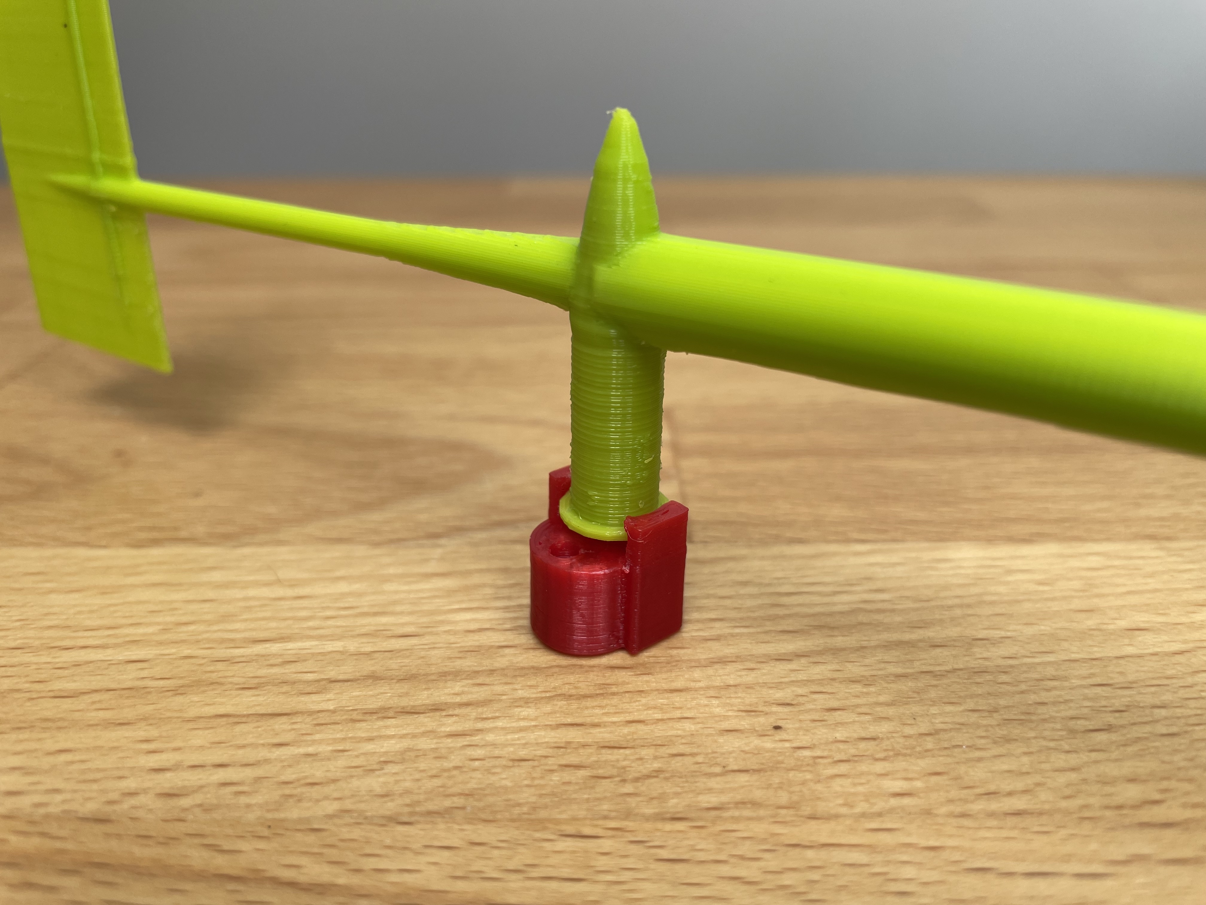 Dinghy wind indicator - surface retaining clip