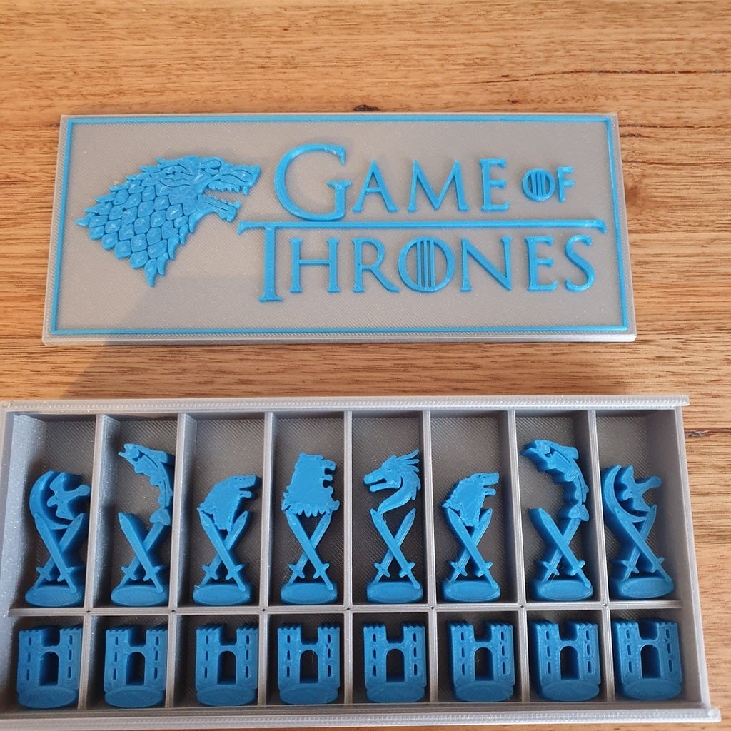 Game of Thrones Chess Set and box