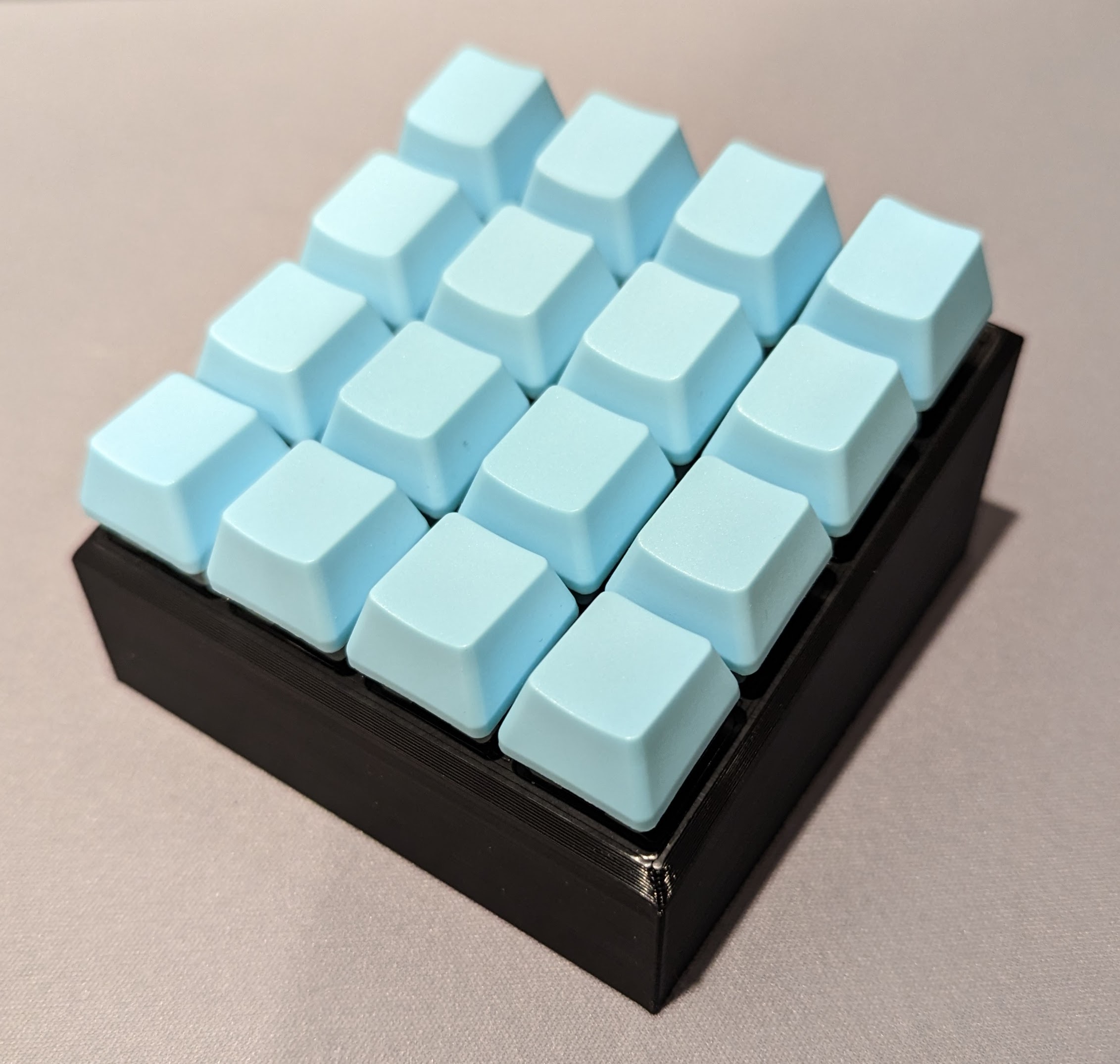 Midi/Macro keyboard 4x4 by Andrew Geltz Download free STL model