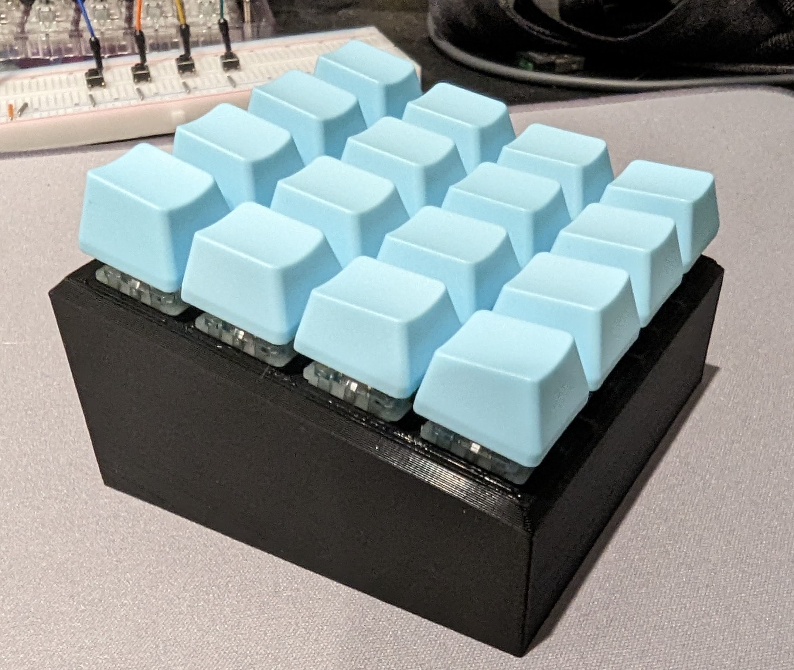 Midi/Macro keyboard 4x4 by Andrew Geltz Download free STL model