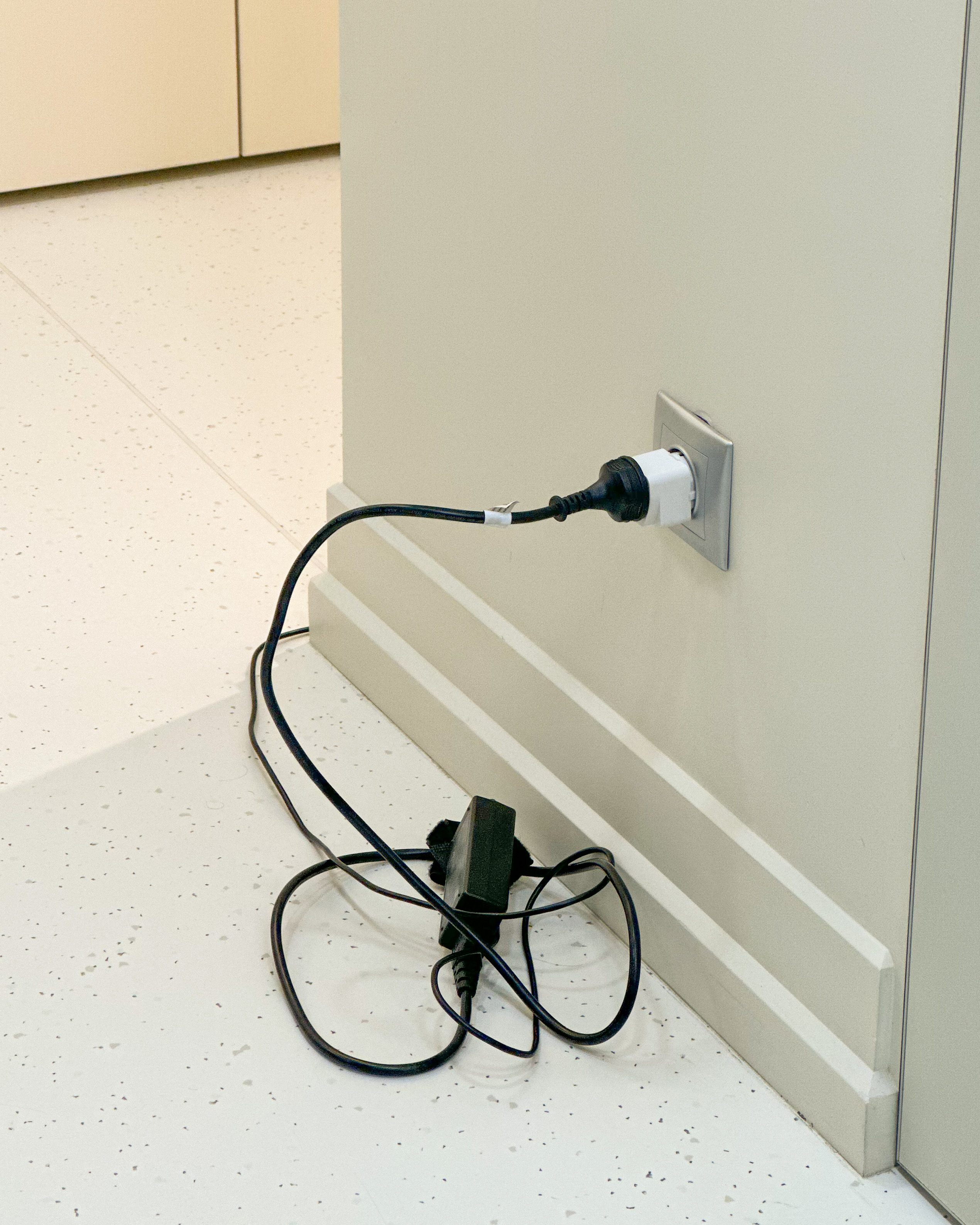 Miniatura 6 do modelo 3D CABLE MANAGEMENT BOX