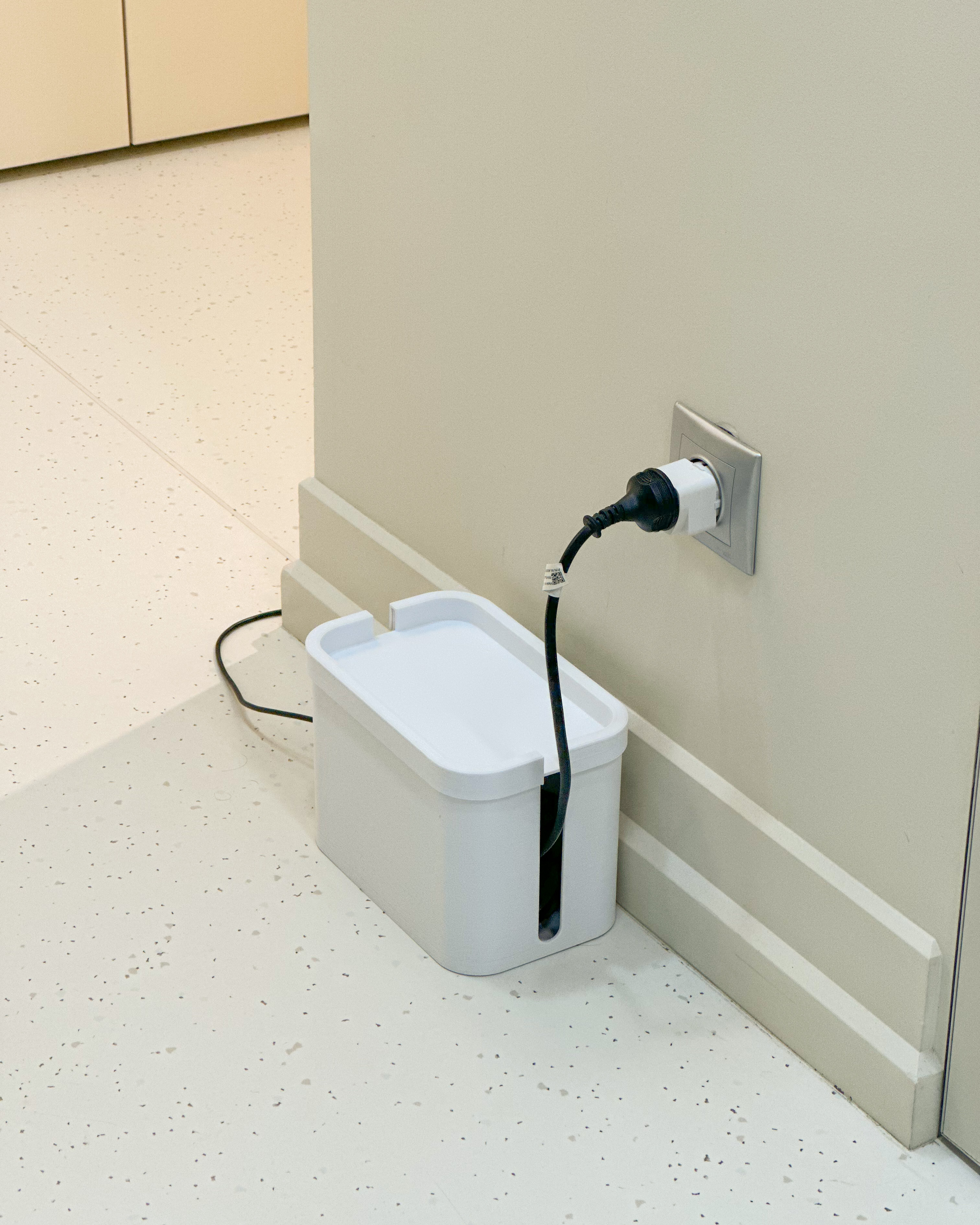 Miniatura 7 do modelo 3D CABLE MANAGEMENT BOX