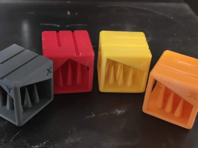 Sliceworx Test Cube by GeekToyBox