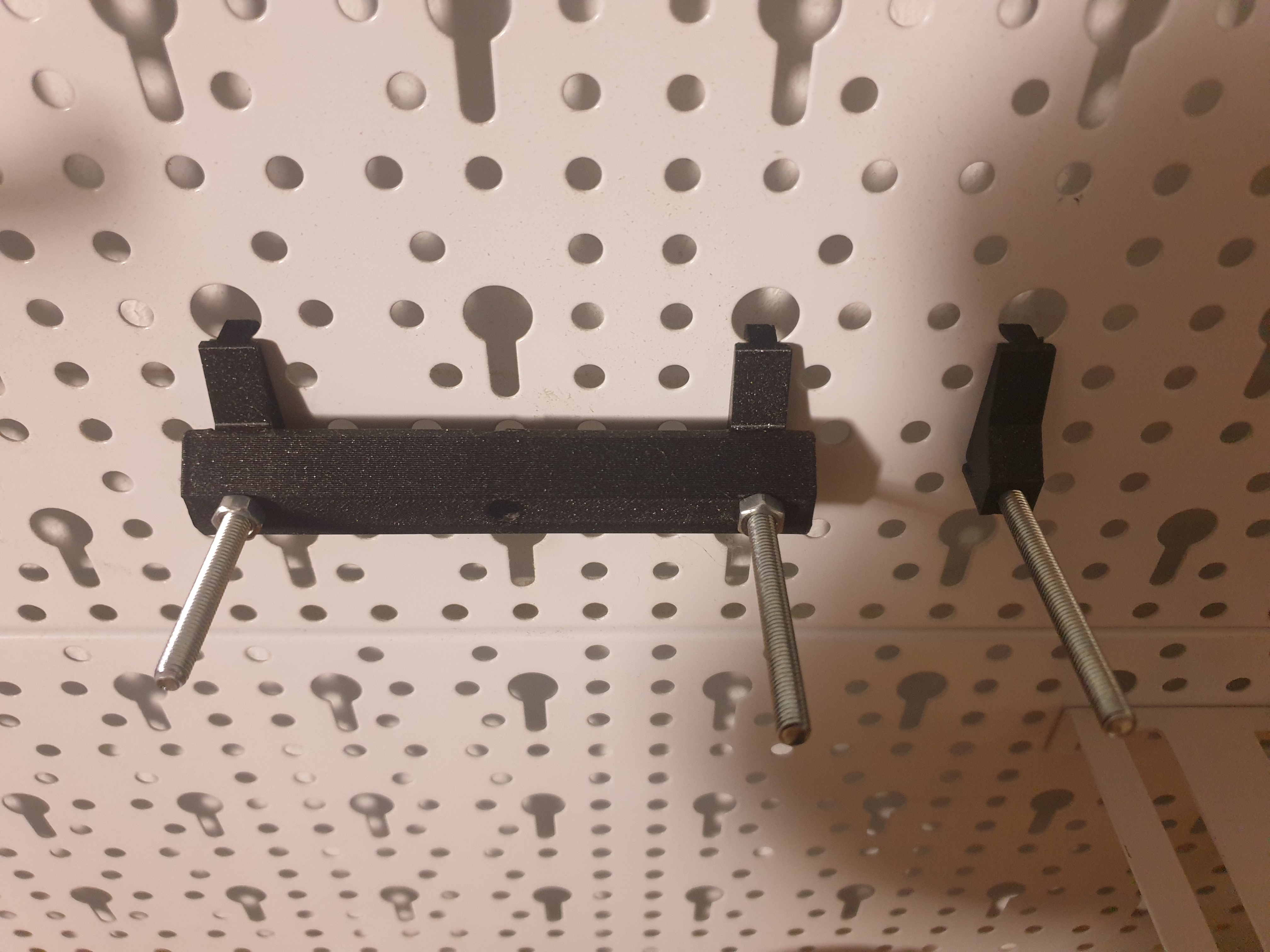 Pegboard (Element System) - custom hooks