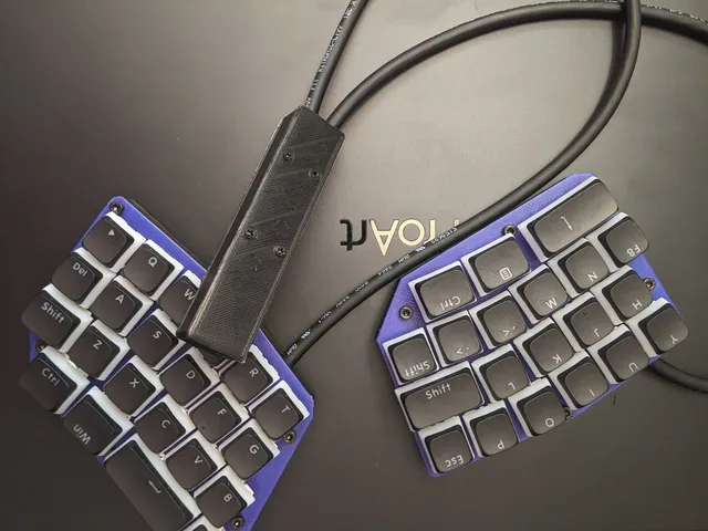 Split Keyboard with hand wired hot swap socket seats