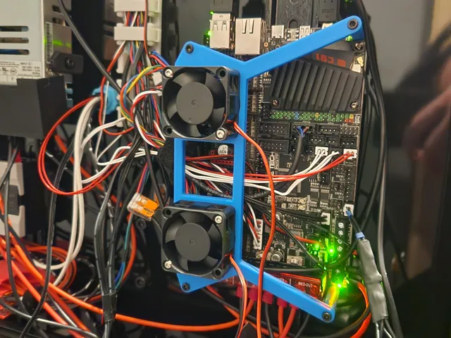 BigTreeTech (BTT) Manta M8P DIN Mount and Fan Cover