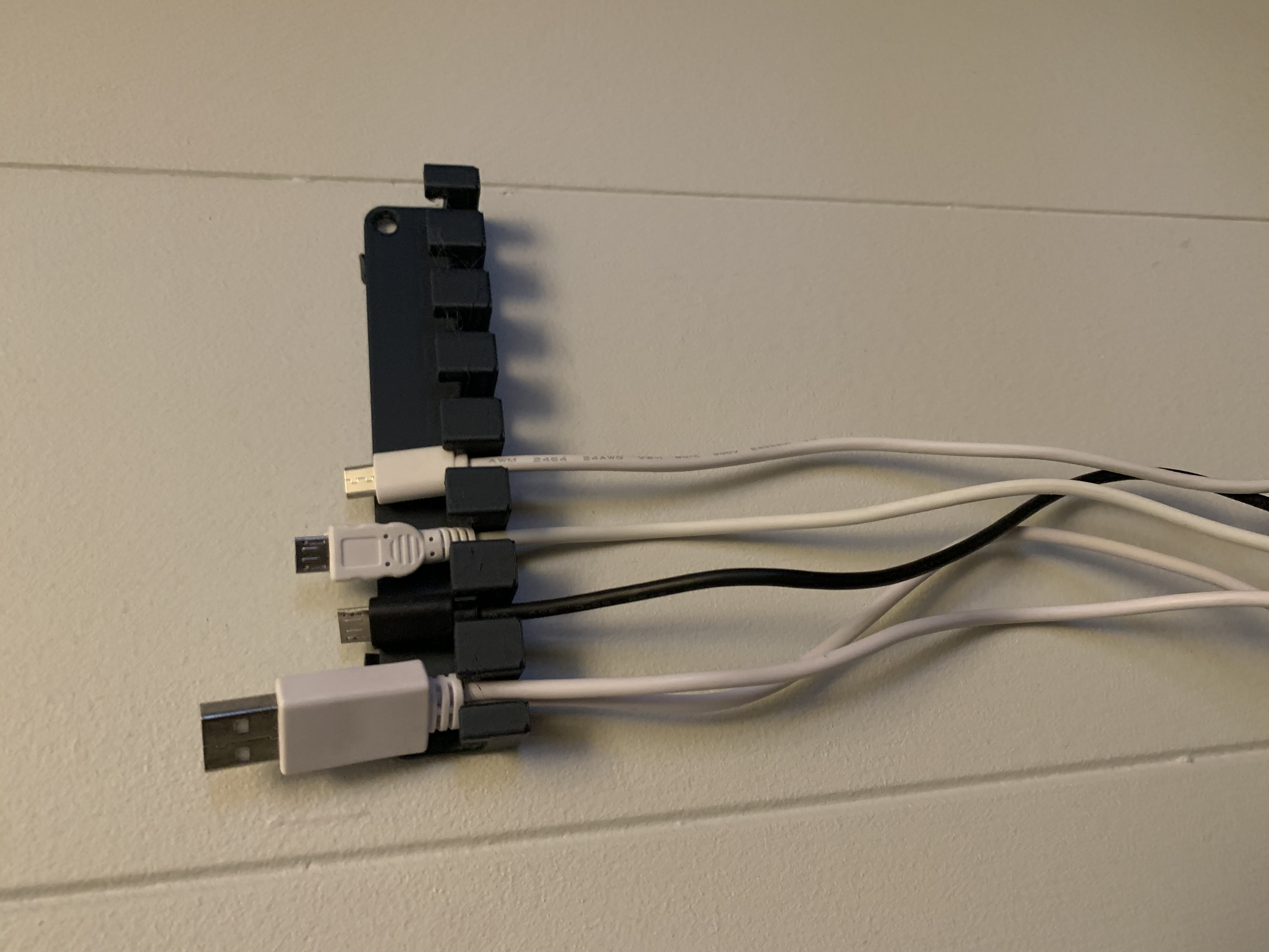 USB cord hanger organizer