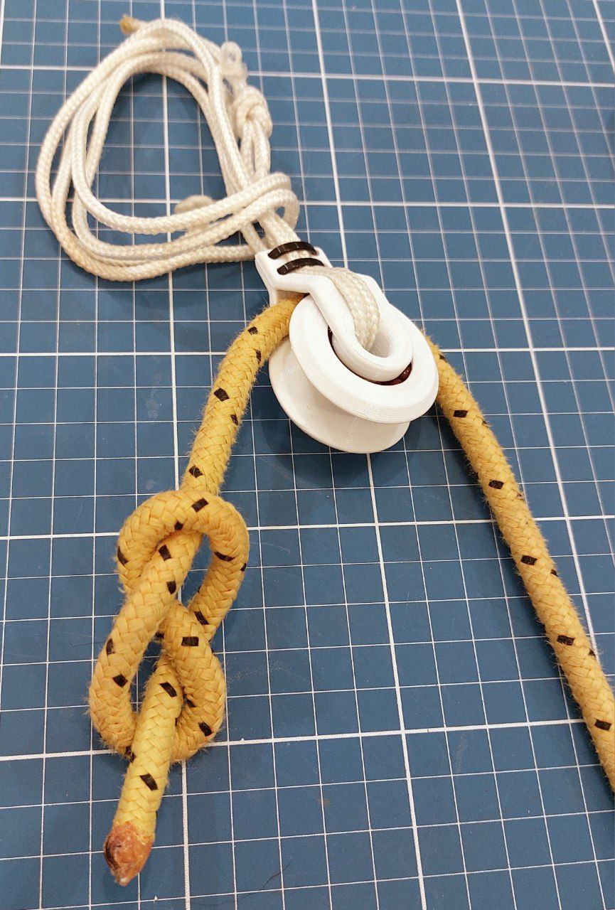 Lashing Block / Pulley Block  with double ball bearing (6 mm plastic polished balls available on market)
