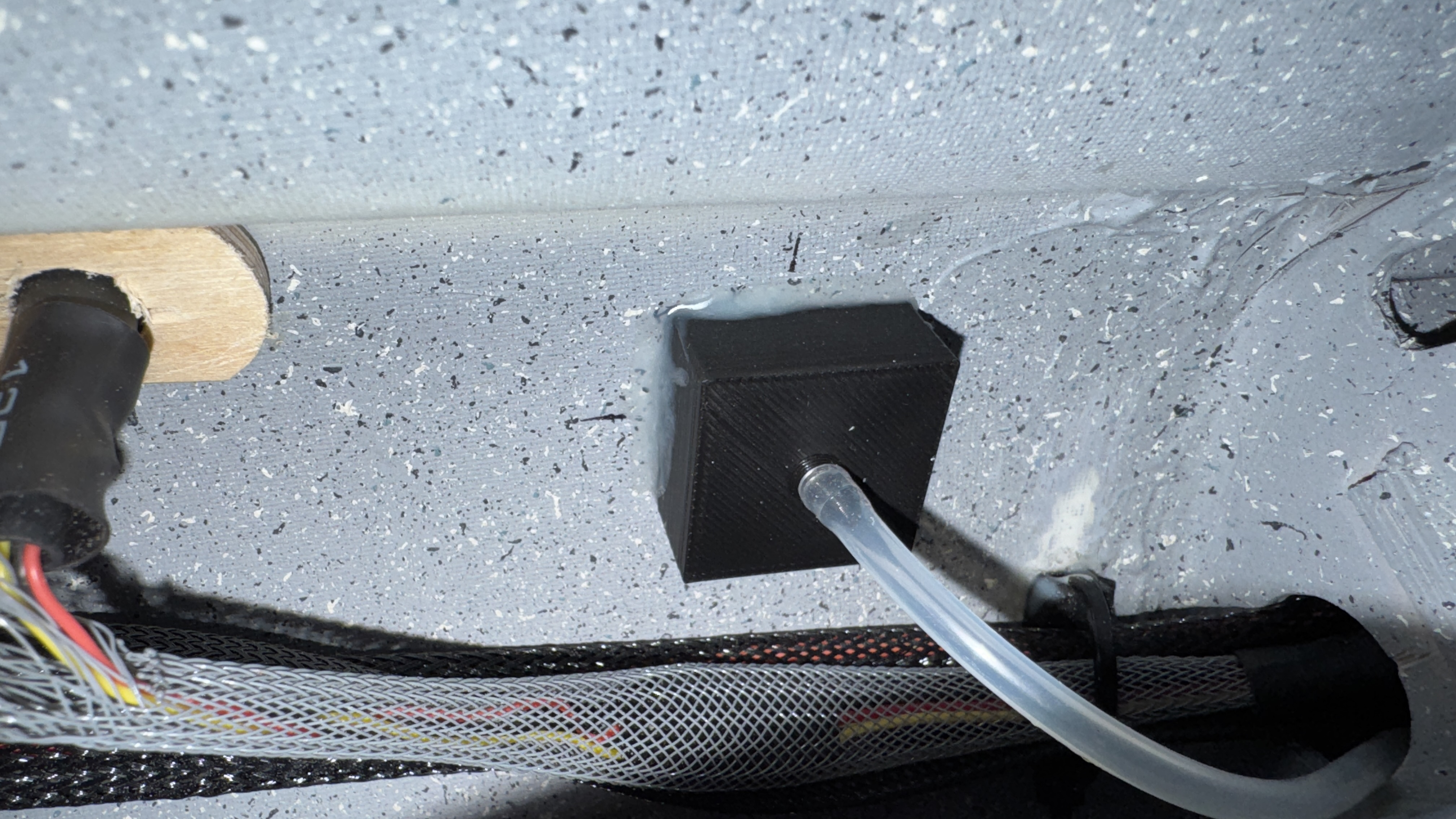 Static port housing for RC pitot-static probes/sensors