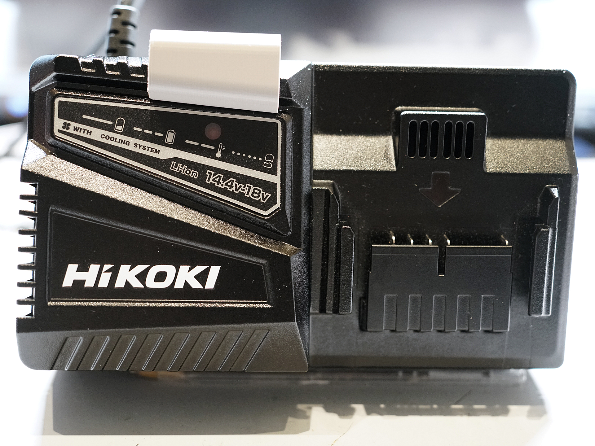 HiKOKI charger wall mount / Ladegerät Wandhalterung