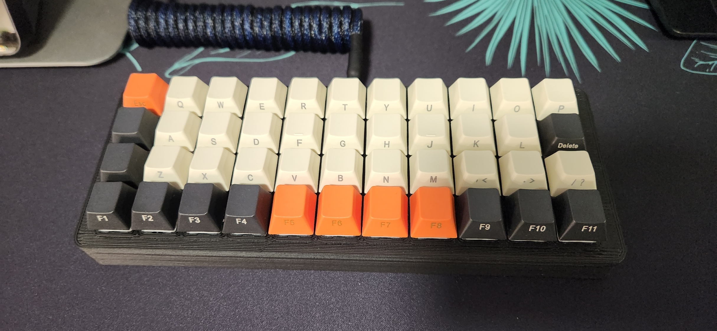 ATOMiK, A Tiny Ortholinear MechanIcal Keyboard