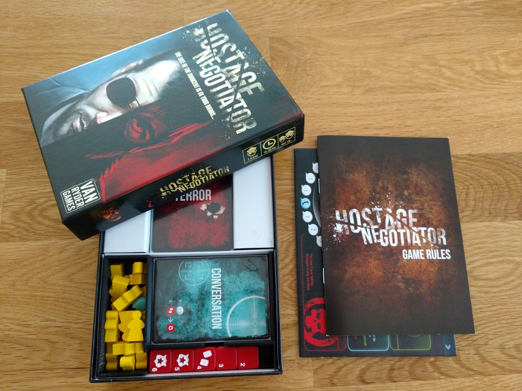 hostage-negotiator-boardgame-box-insert-van-ryder-games-por-pulp