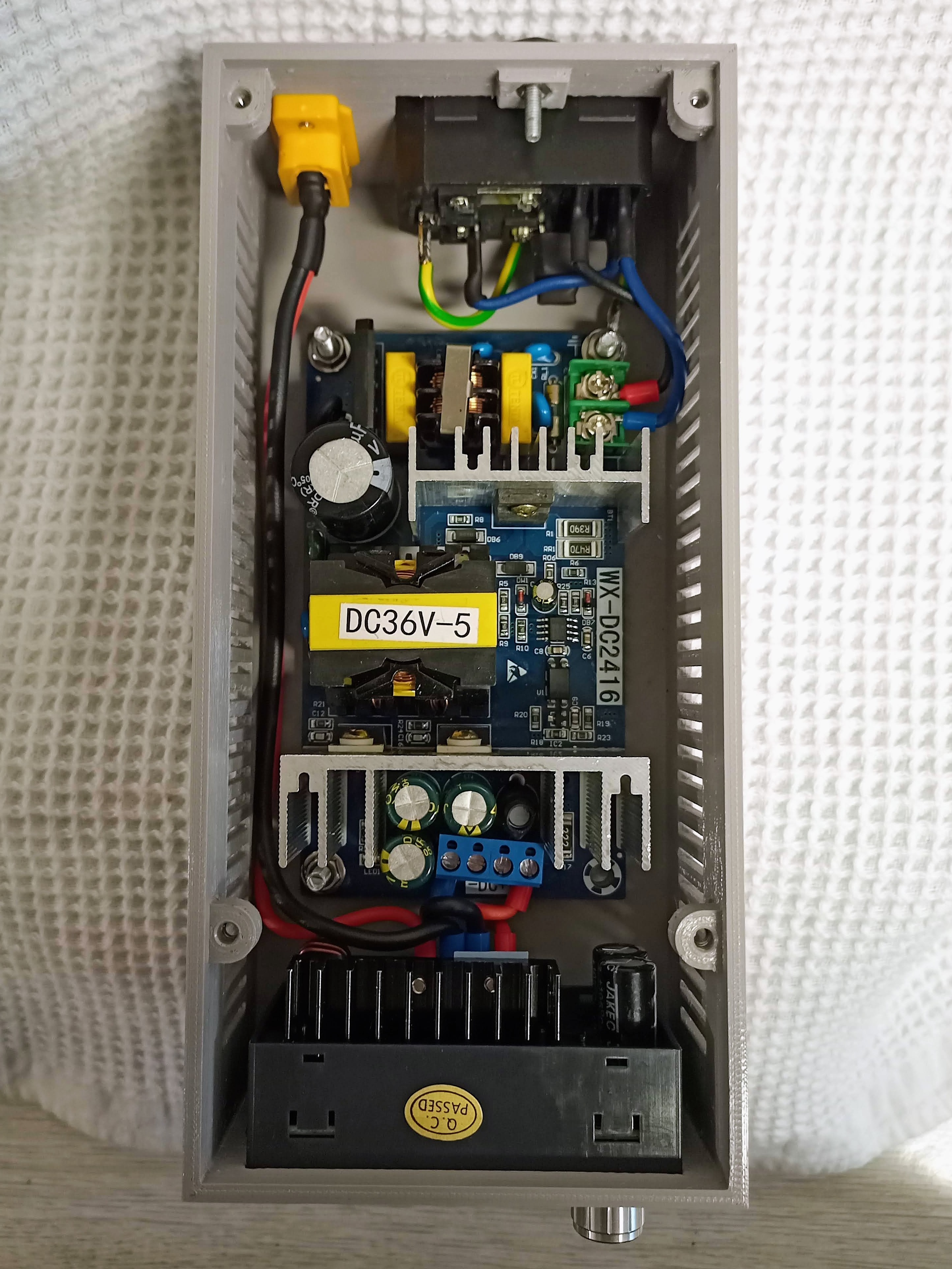 Miniatura 3 do modelo 3D DC Variable Power Supply