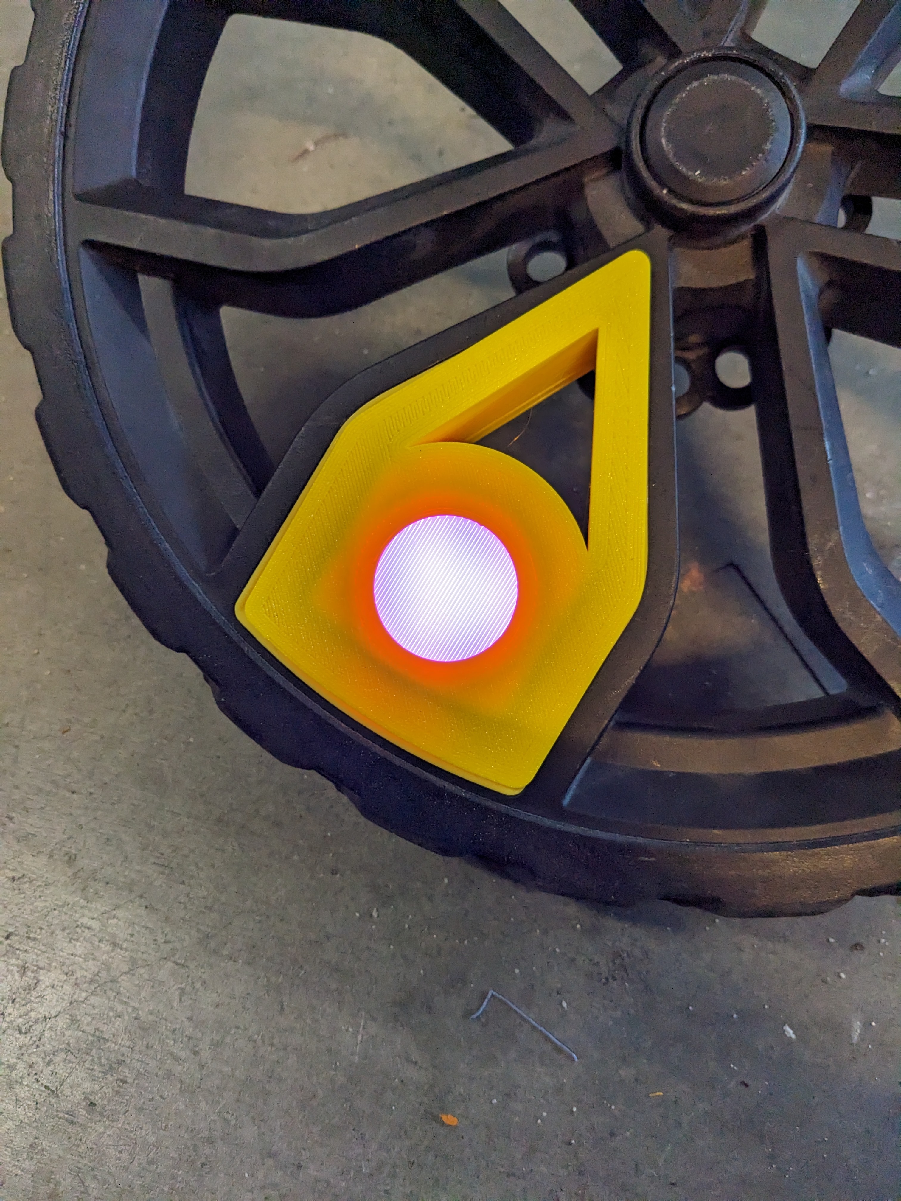 Miniatura 2 do modelo 3D Wagon Wheel Light Insert