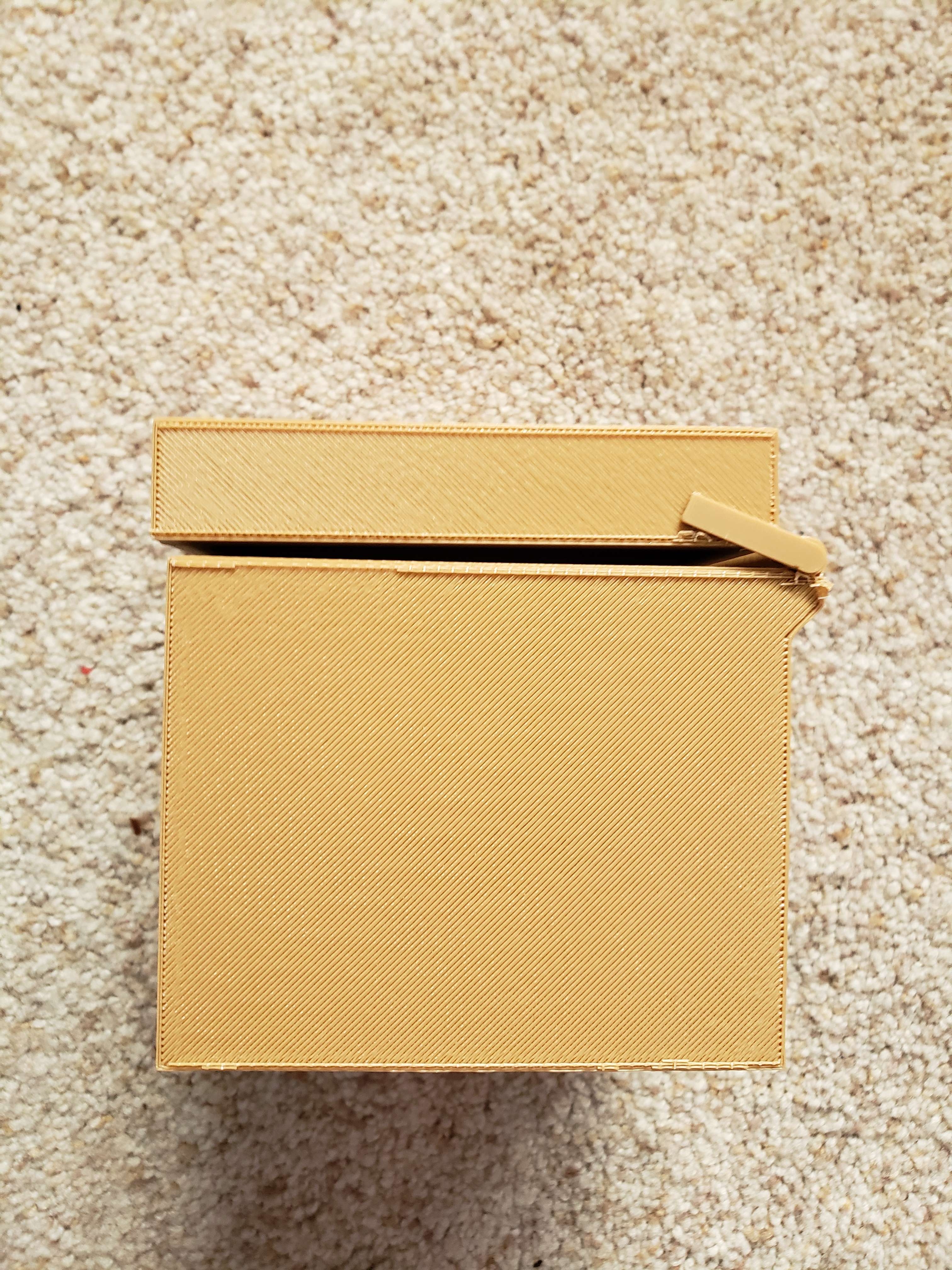 Miniatura 3 do modelo 3D Simple Chest