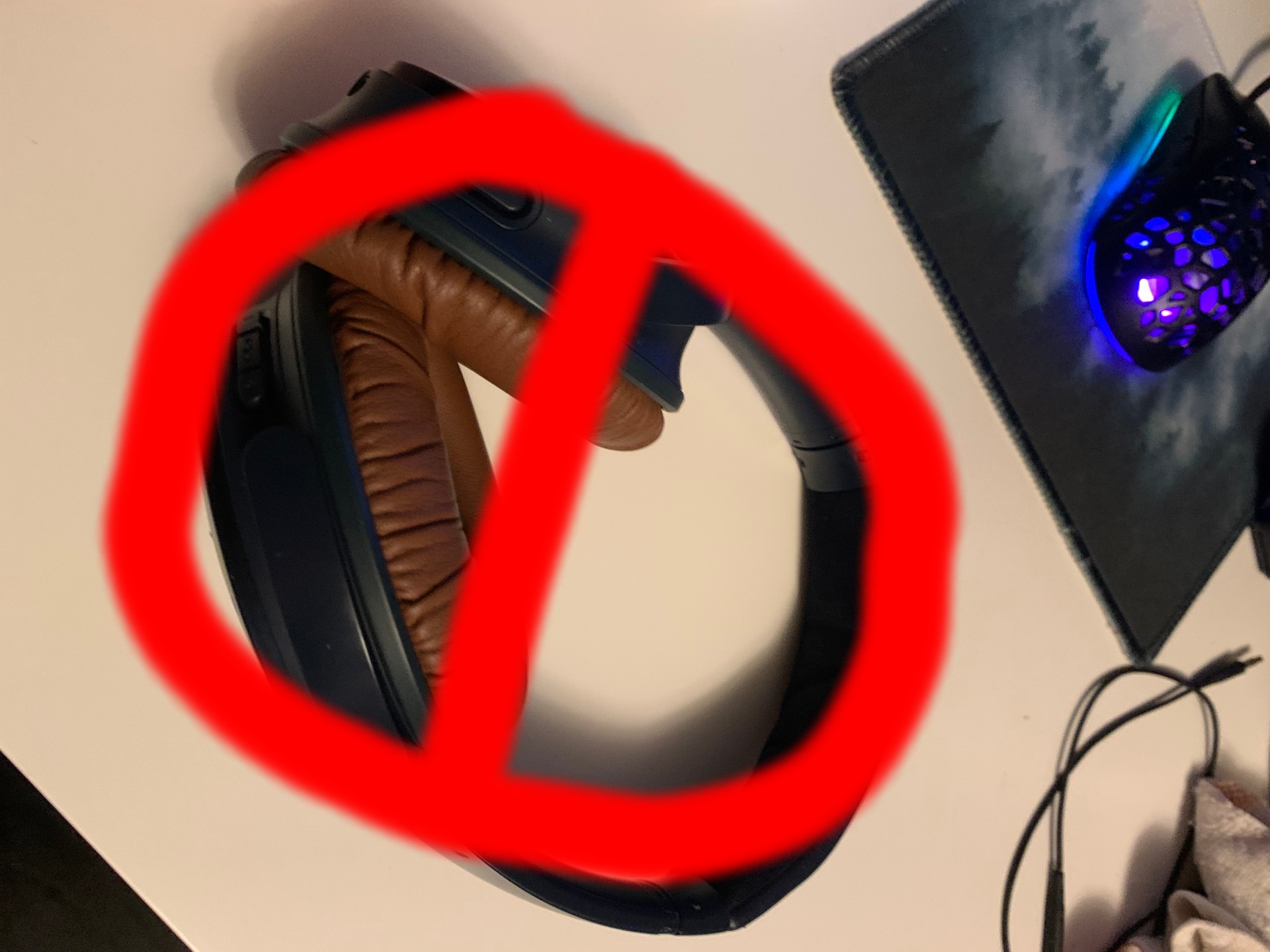 Headphones holder by PrintGeek Download free STL model