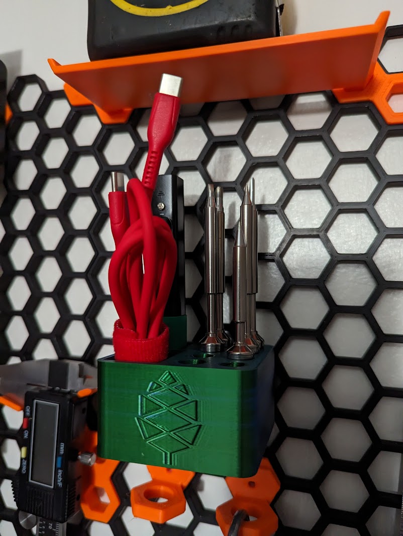 Honeycomb Wall Pinecil Holder