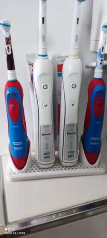 Oral B Familie Stand 4 = 2 Parent+ 2 Child