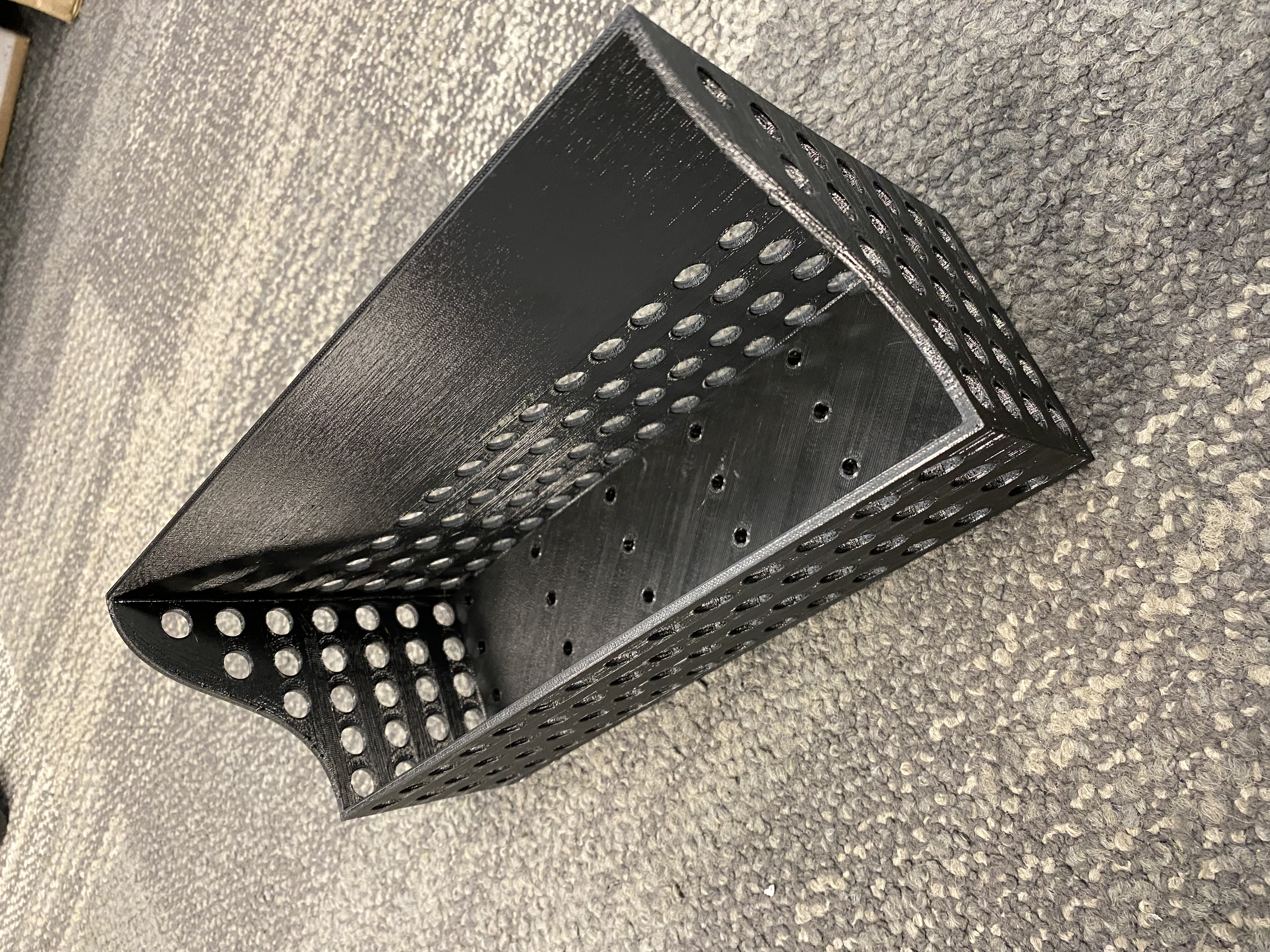 Basket designed to mount to a kayak seat
