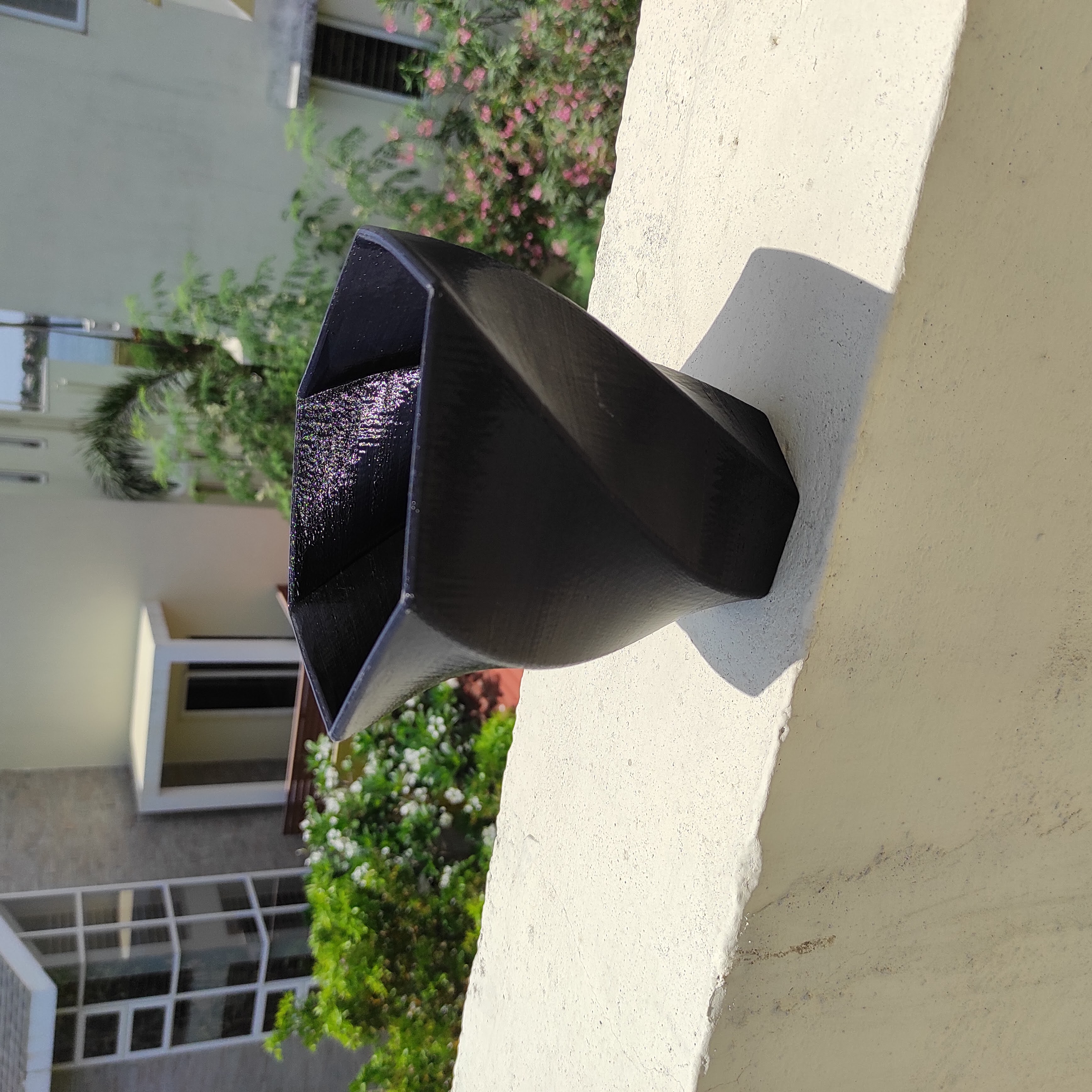 Hex vase(twisted hexagonal pot for plants)