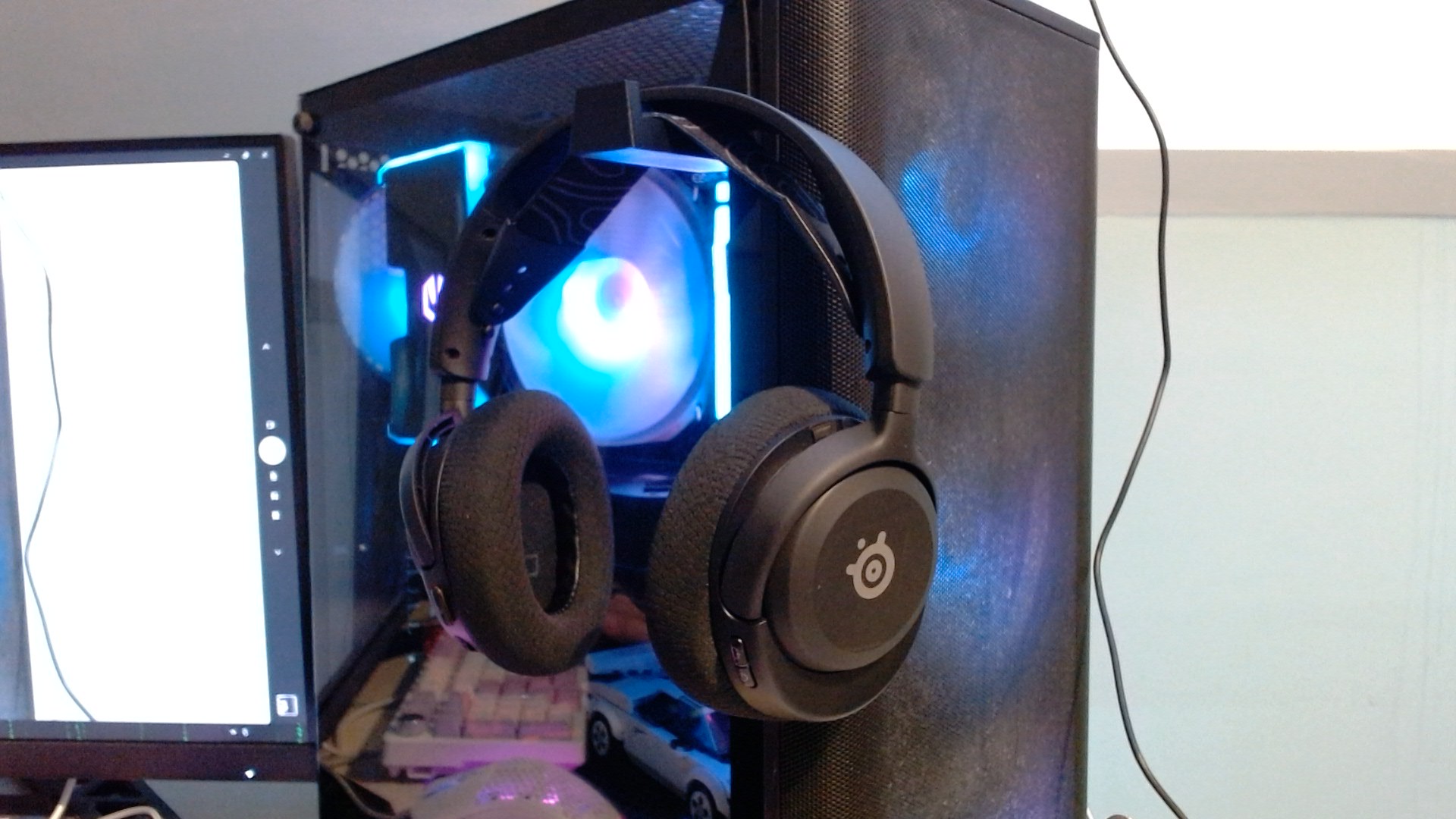 Headphone holder (uchwyt na słuchawki)