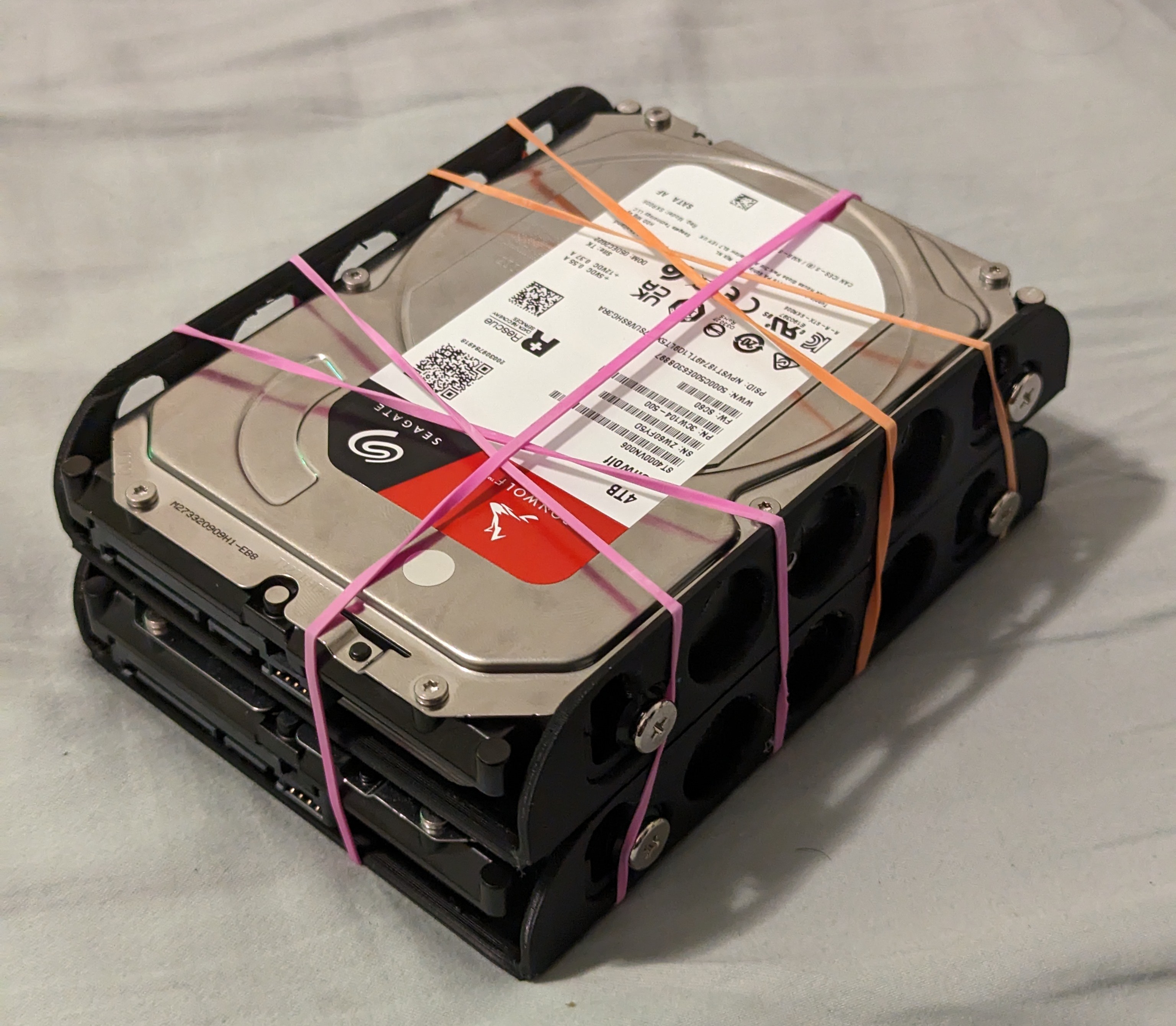 Stackable 3.5" HDD drive caddy