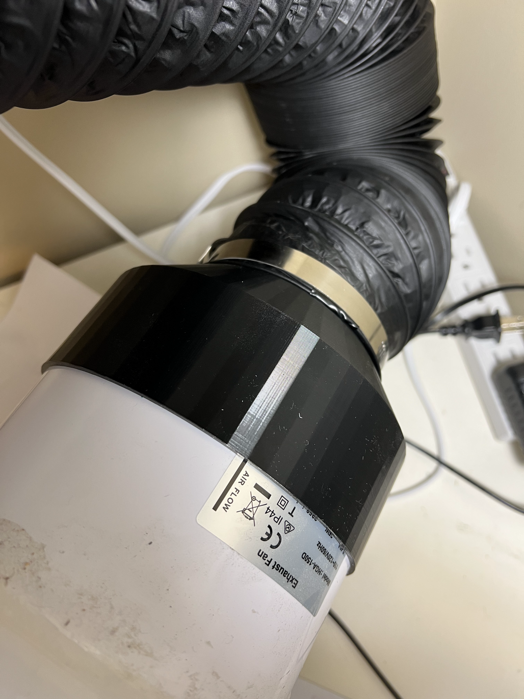 6 inch to 4 inch exhaust hose reducer by Cachai Download free STL