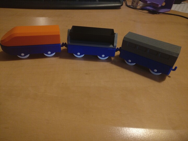 Train cars remix - no metal rods, no magnets, fully compatible