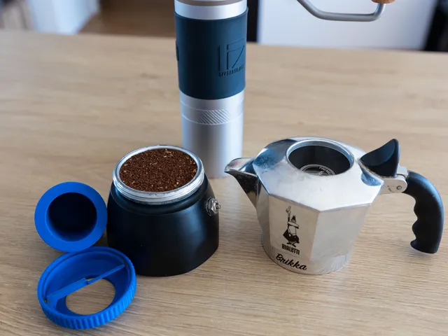 Bialetti Brikka (and others) Scoup and Leveler