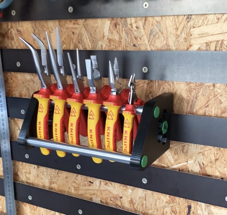 Eds French Cleat/wallmount Pliers and Crimper Holder/Organizer (for 10, 12 ,15, 16mm tubes and 15, 18mm FC bars, inkl .STEP)!